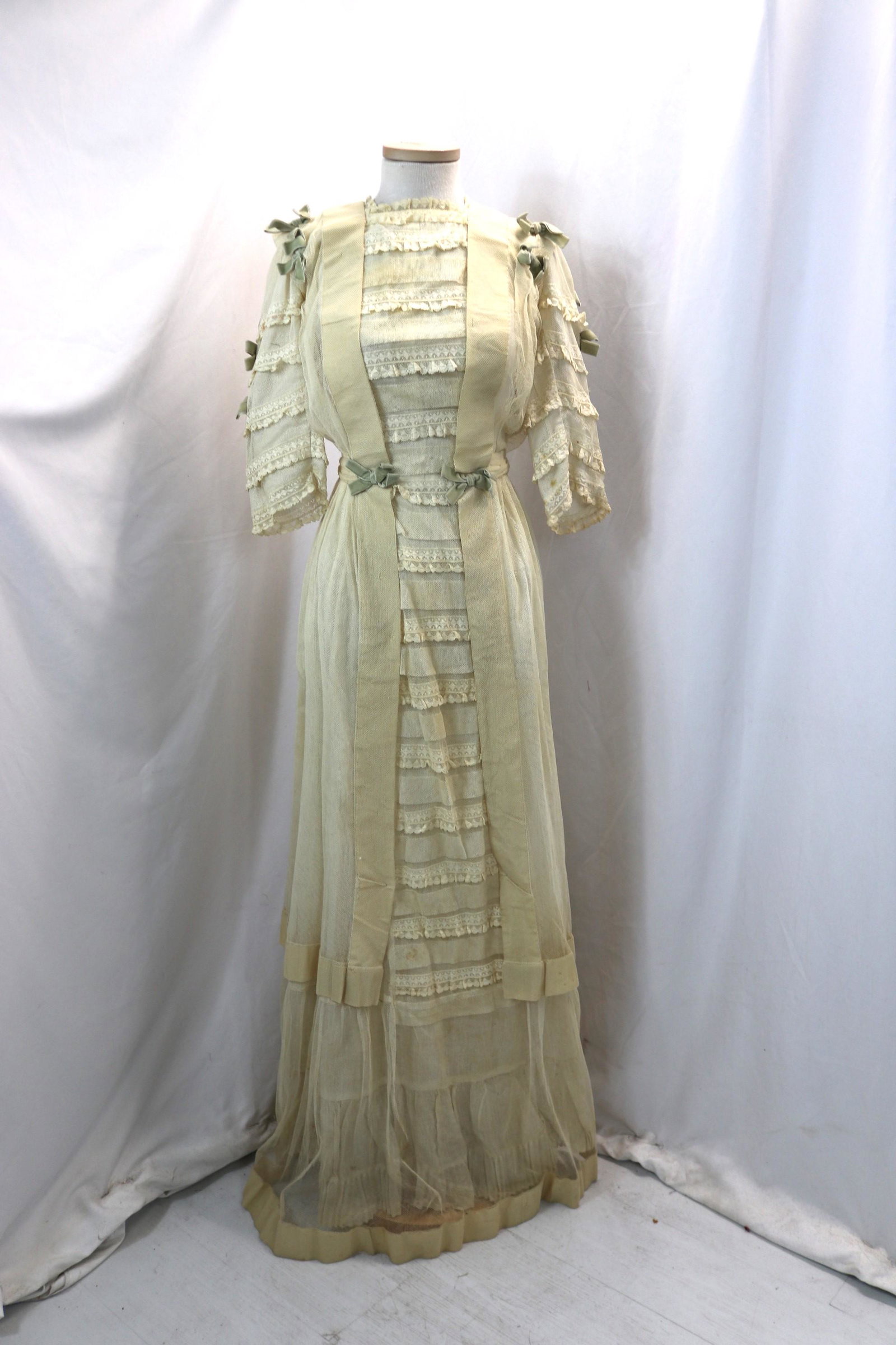 Vintage 1910's Off White Cotton Net & Lace Tea Dress with Green Ribbon Bows: approx. 28 bust, 18 waist, small holes to netting, some stains, but in good condition otherwise, see photo's