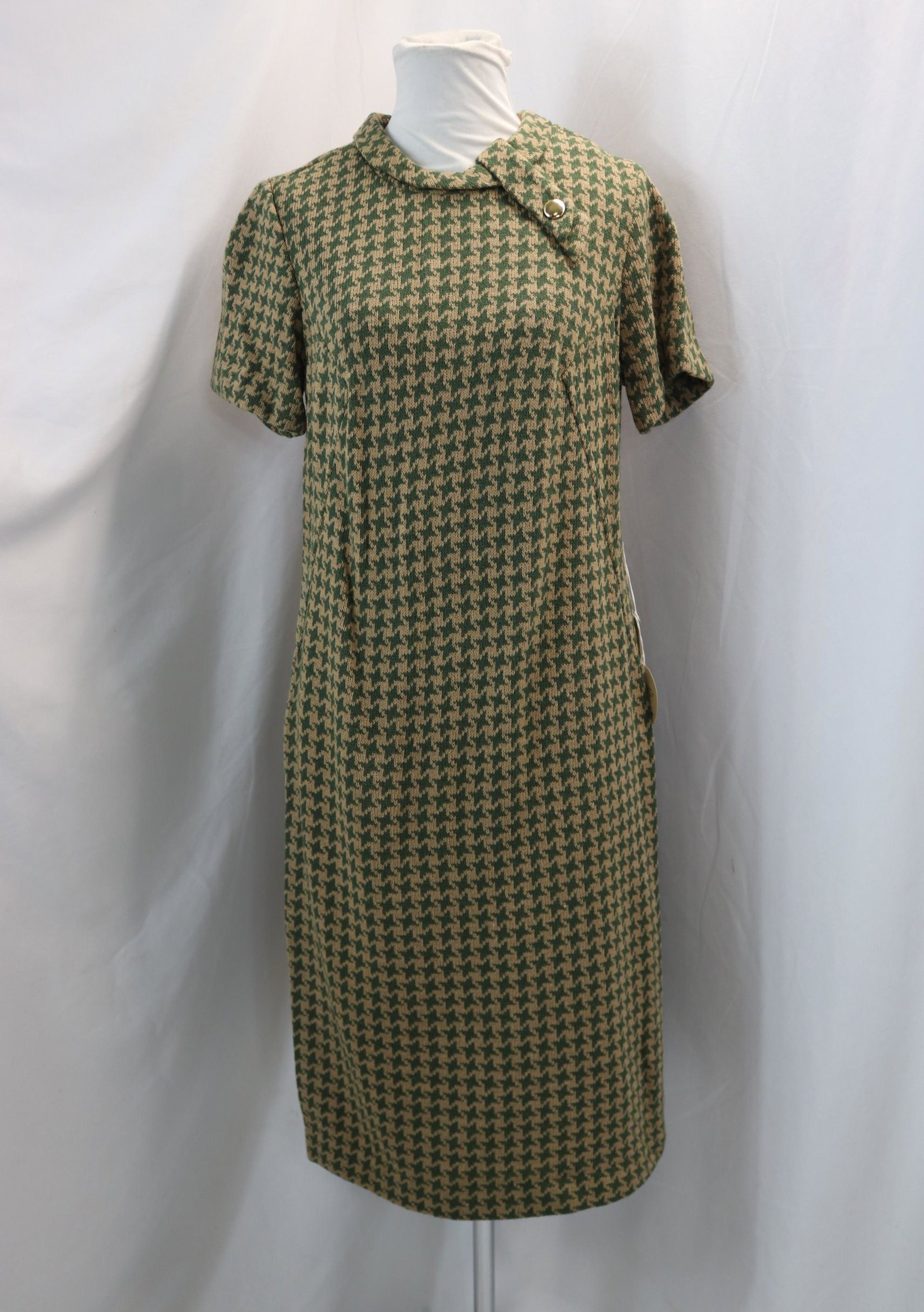 Vintage 1960's Groval Green & Tan Knit Shift, Old Store Stock: approx. 38 bust, 36 waist, seam at breast has old repair, poorly done, other seam stress or repair needed, see photo's