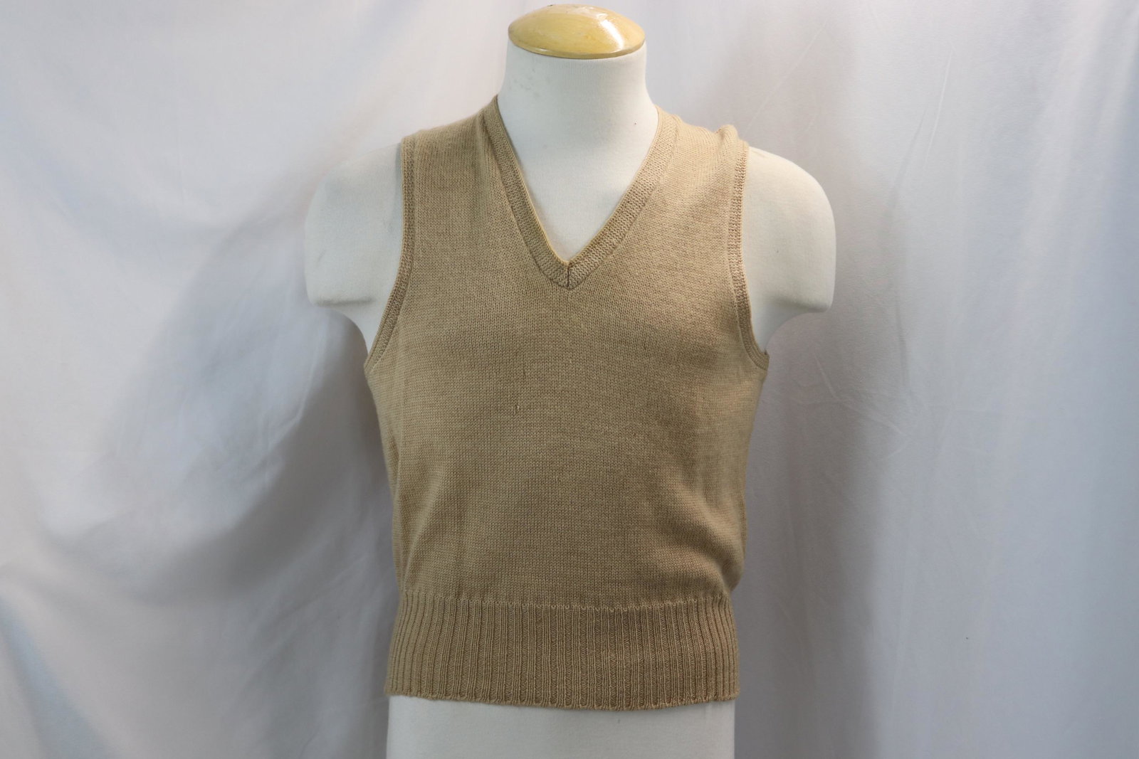 Vintage 1940's Robert Bruce Knitwear Men's Vest: approx. 38 chest, some holes, see photo's