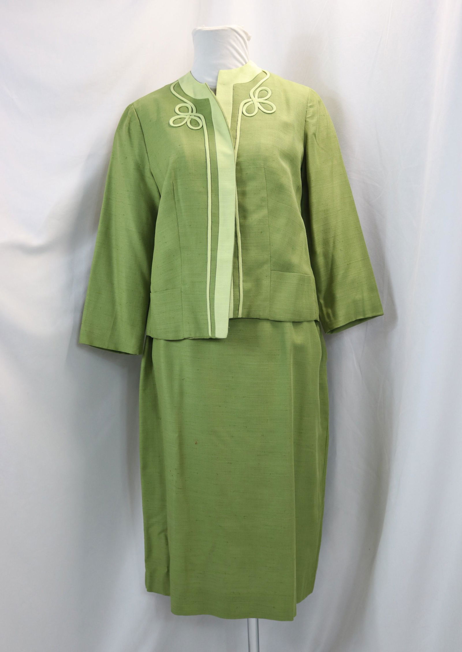 Vintage 1950/60's Rosecrest Green Silk Blend Skirt & Jacket Set Auction