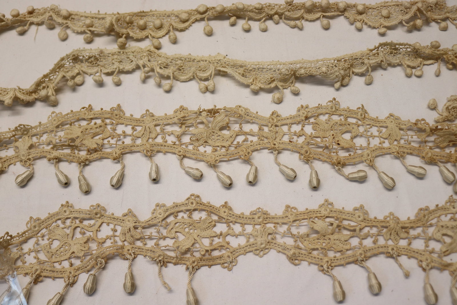 Antique Lace Trim with Tassel Trim: see photo's