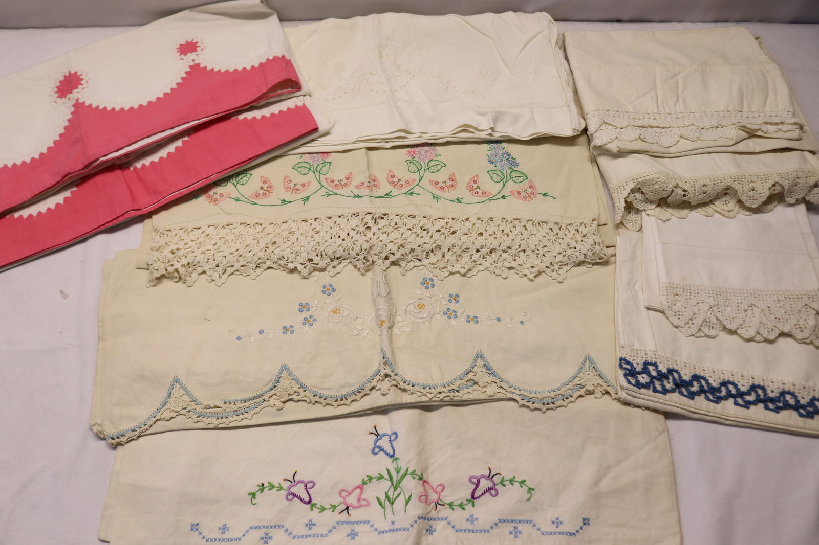 Lot of 10 Vintage Pillow Case (1 of 12)