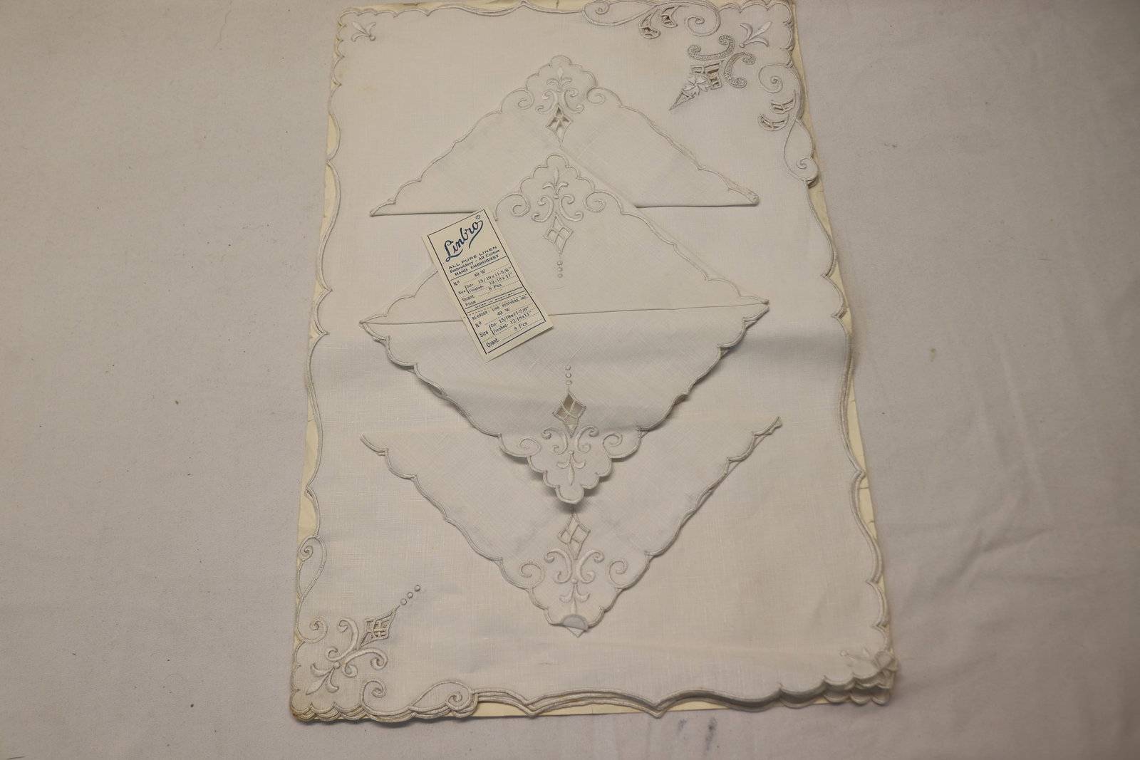 Vintage Old Store Stock Linbro Hand Embroidered Linen Placemats & Napkins, Set of 4 (1 of 7)