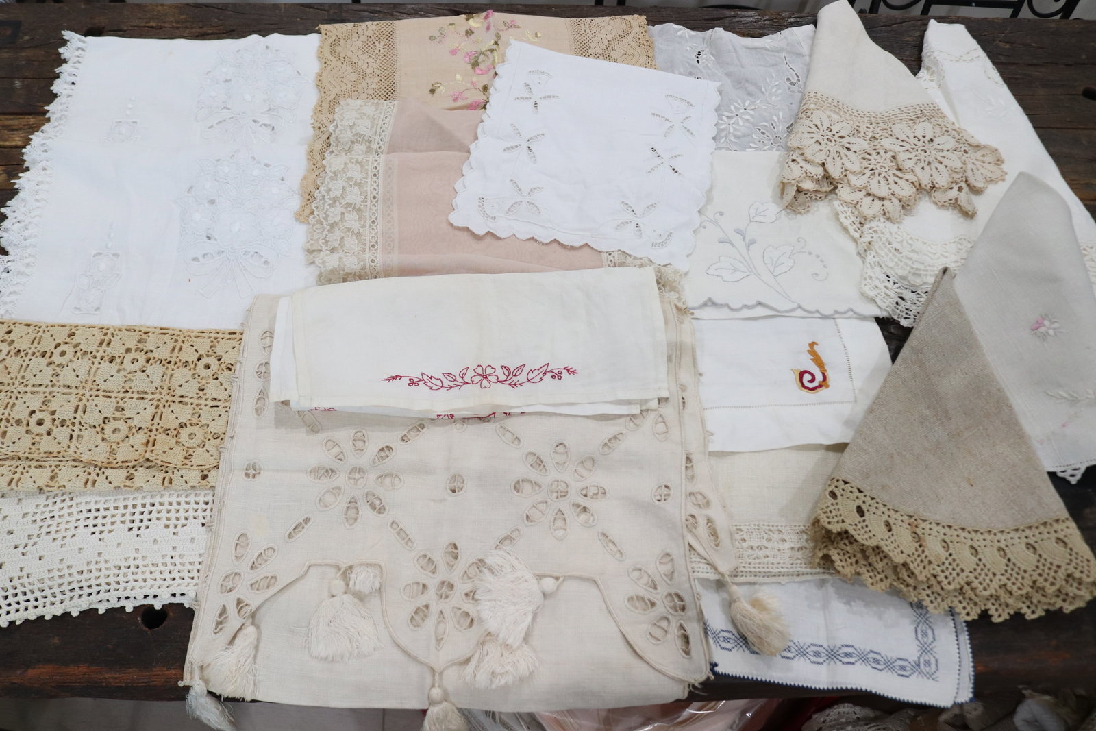 Lot of 19 Large Dollies & Table Runners, some Embroidered, Linen Crochet & Lace: see photo's
