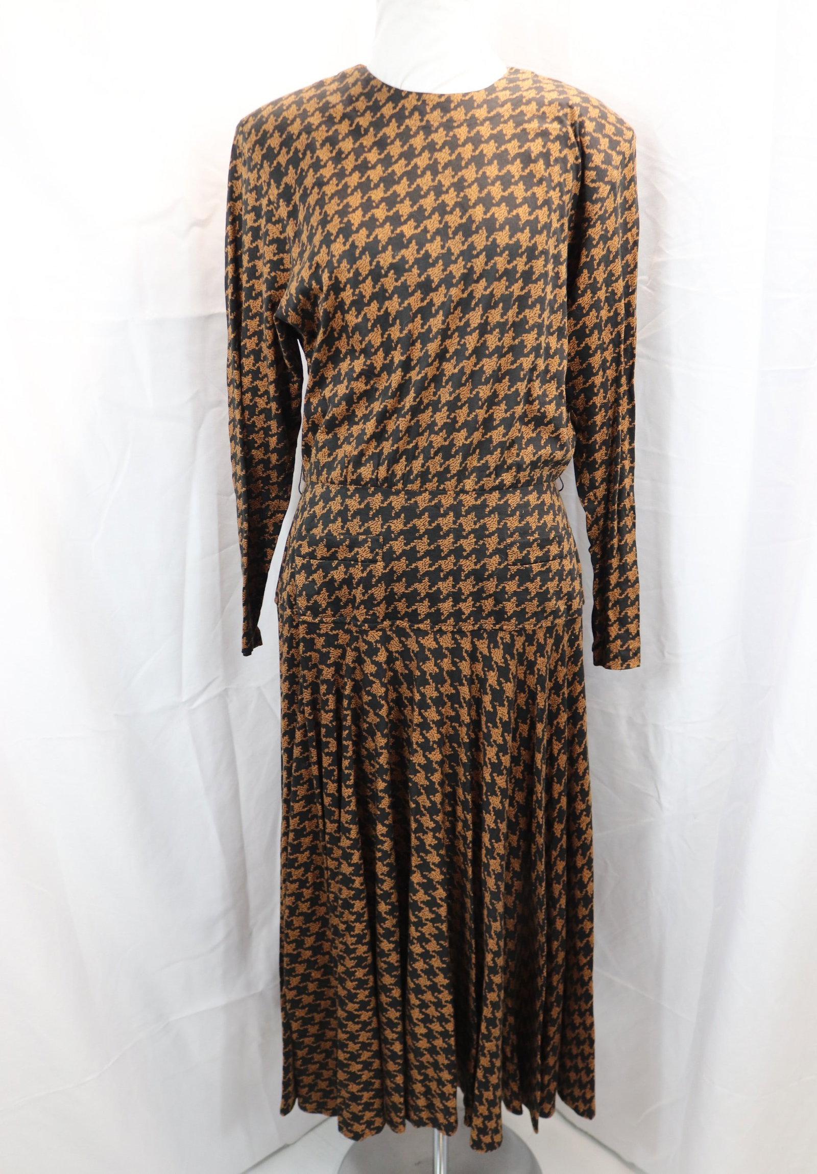 Vintage 1980's Kasper Black & Brown Hounds Tooth Maxi Dress: approx. 40bust, 30 waist, good condition, see photo's