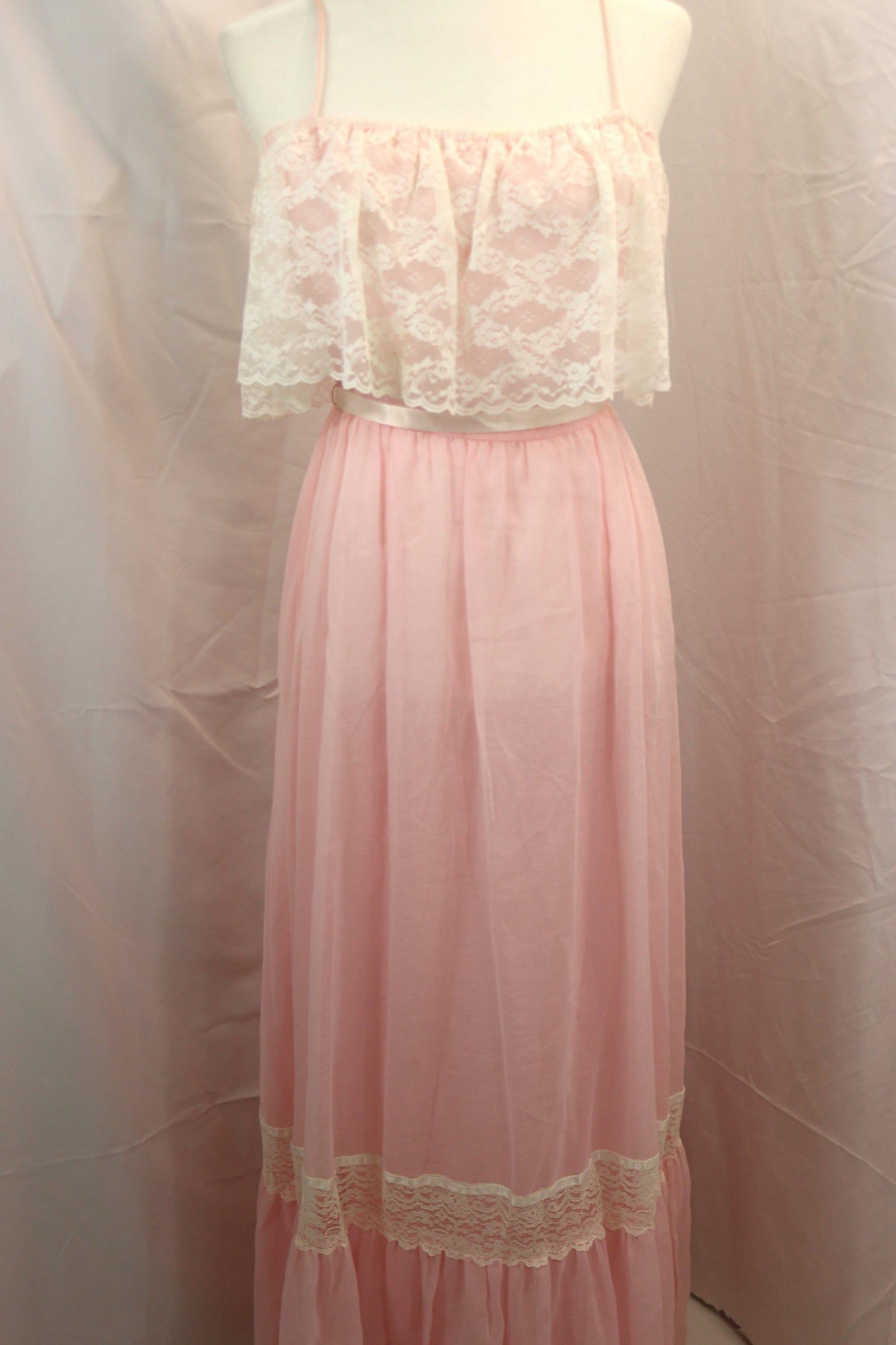 Vintage 1970's Pink Organza & Lace Maxi Dress: approx. 36 bust, 26 waist, good condition, see photo's