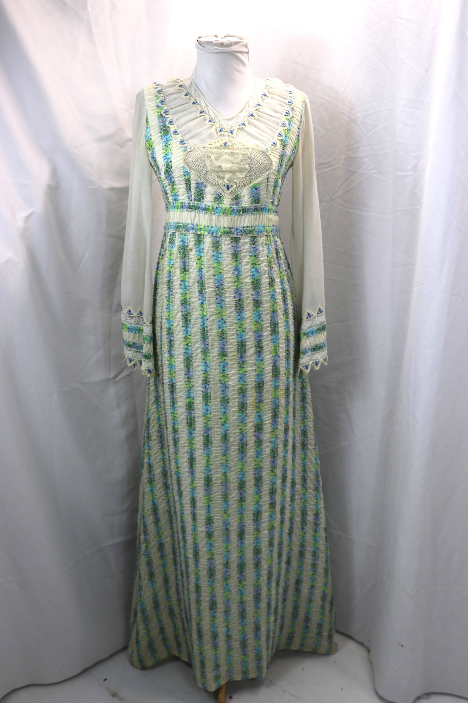 Vintage 1970'sGunne Sax Style Maxi Dress with Lace Cherub Insert: approx. 32 bust, 27 waist, some stains, see photo's