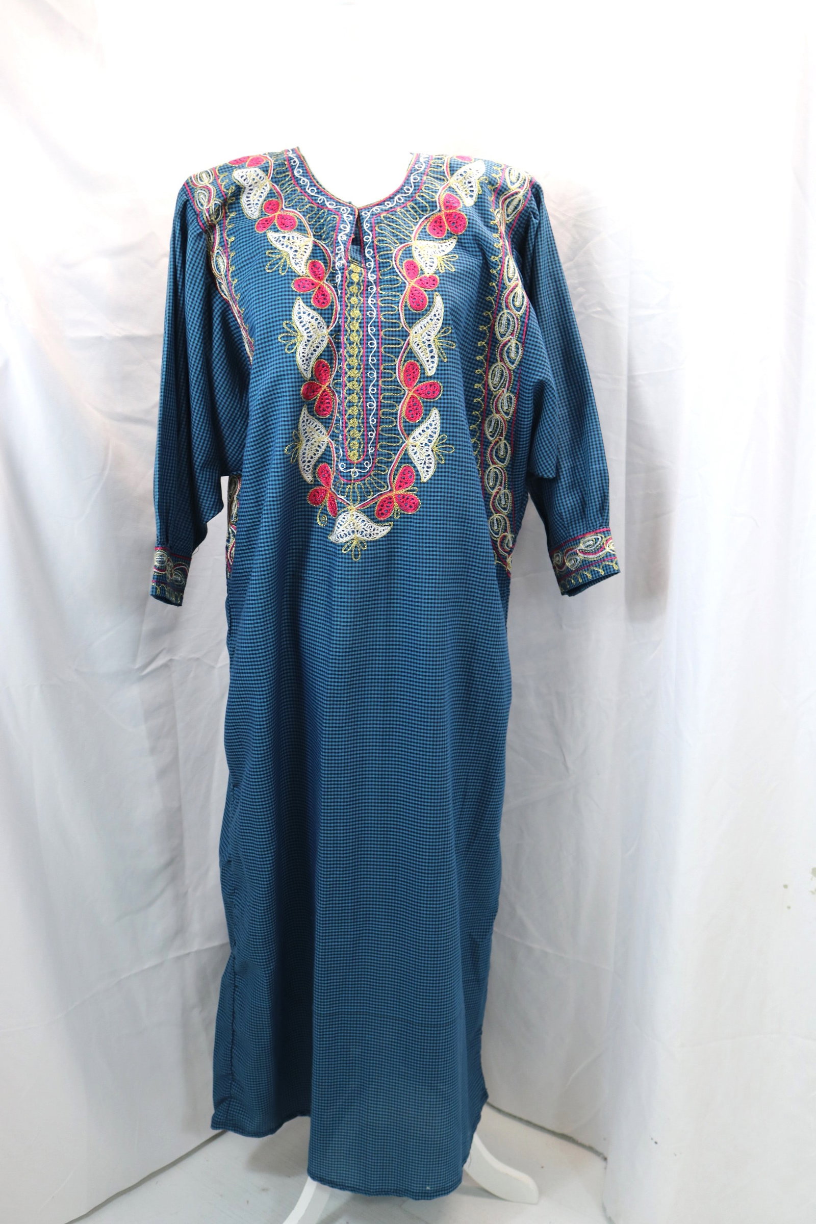 Vintage 1970's Blue & Black Block Print Caftan Robe with Embroidery: approx. 38 bust, 48 waist, good condition, see photo's