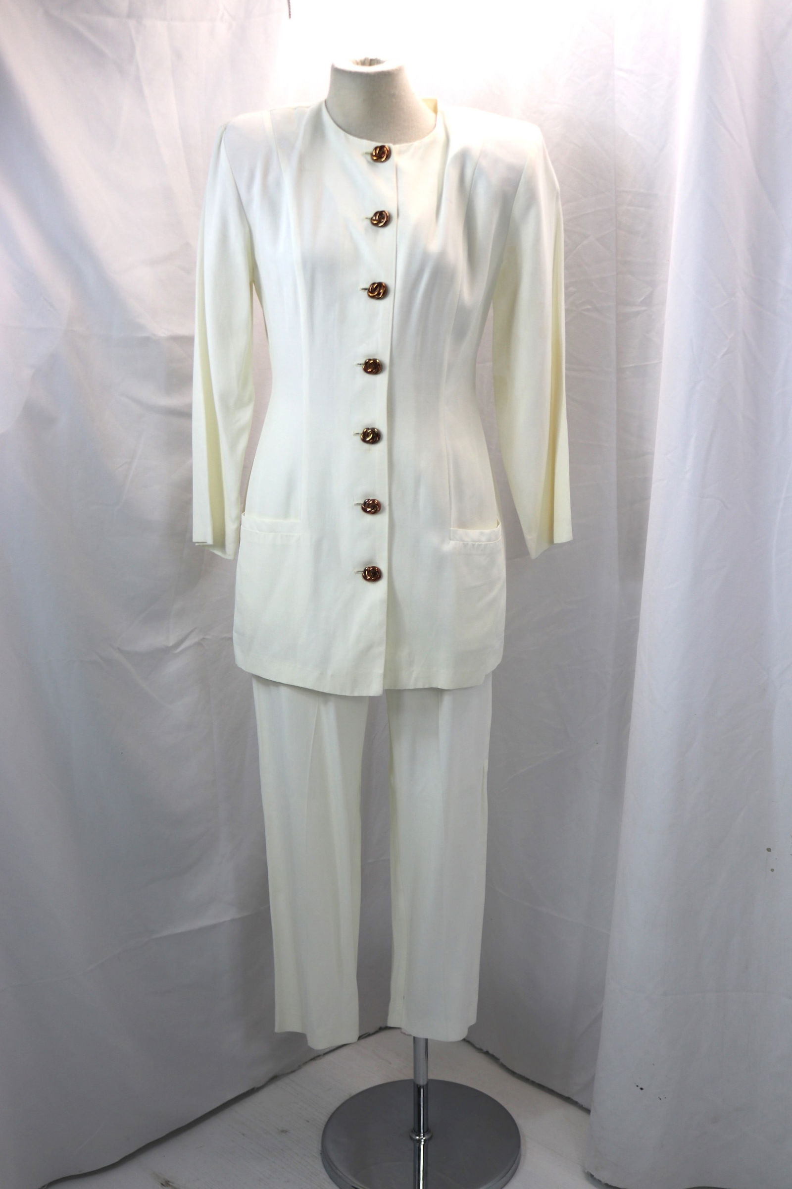 Vintage 1980's Michael Blair Ladies White 2 Piece Pantsuit (1 of 6)