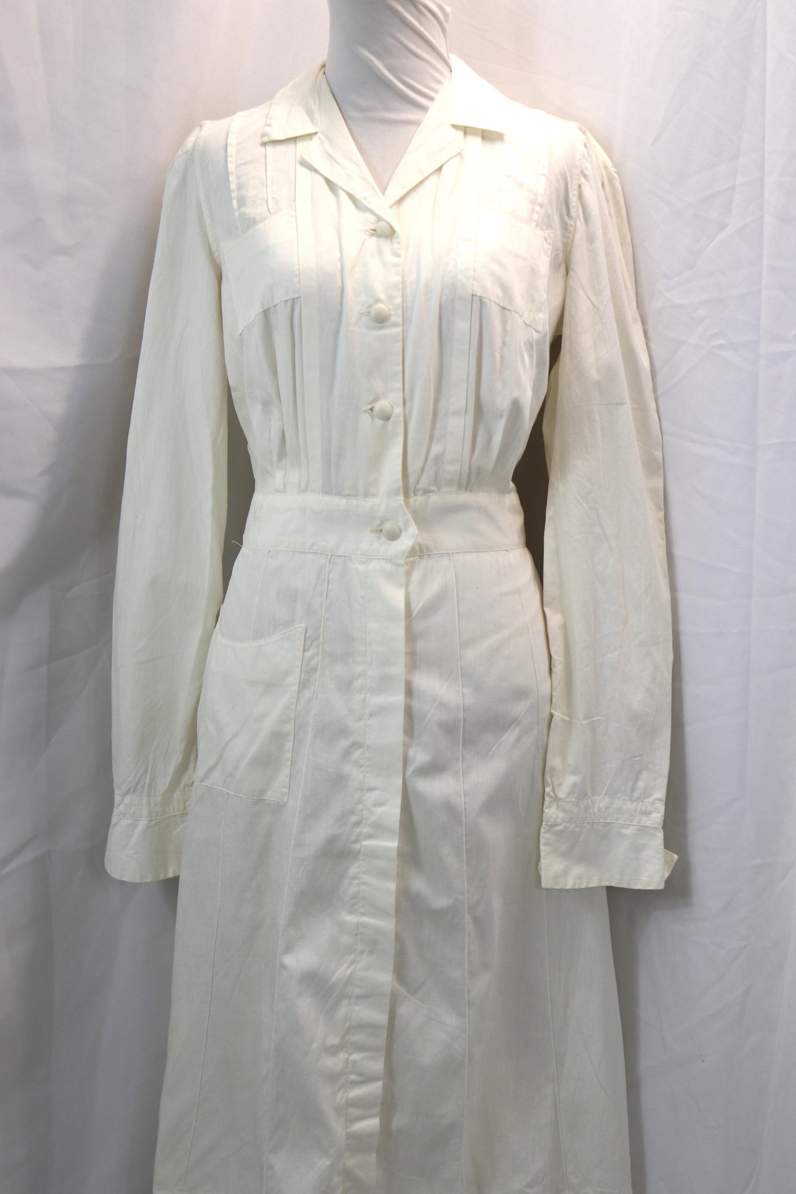 Vintage 1940's Puritan Uniforms Nurses Uniform Worn on Pearl Harbor Movie: approx. 38 bust, 29 waist, dirt mark, see photo's