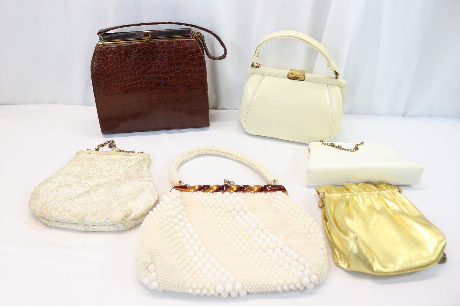 Lot of 6 Vintage Purses, Gator, Leather, Beaded & Fabric (1 of 19)