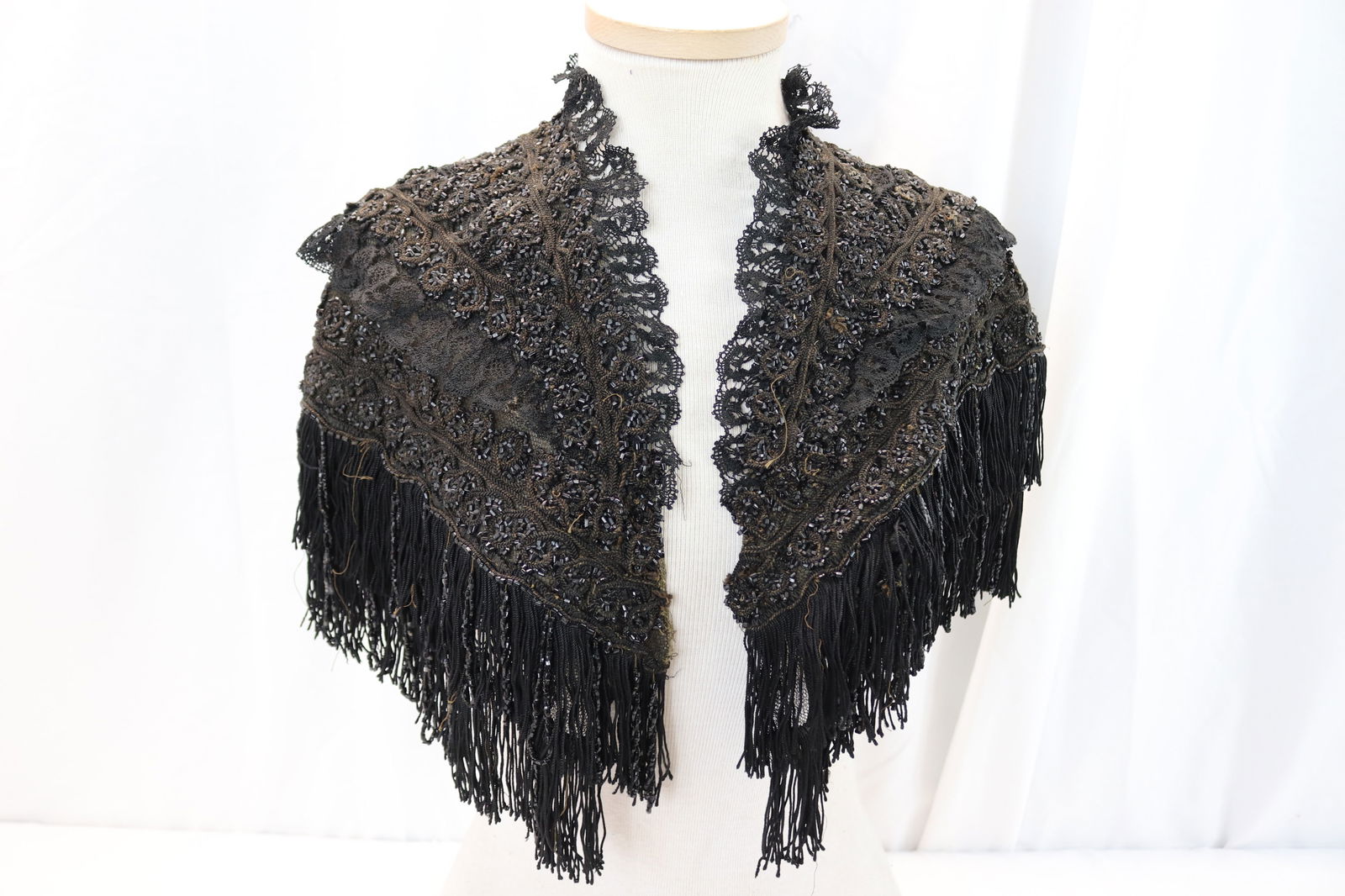 Victorian Black Jet Beaded & Lace Capelet (1 of 6)