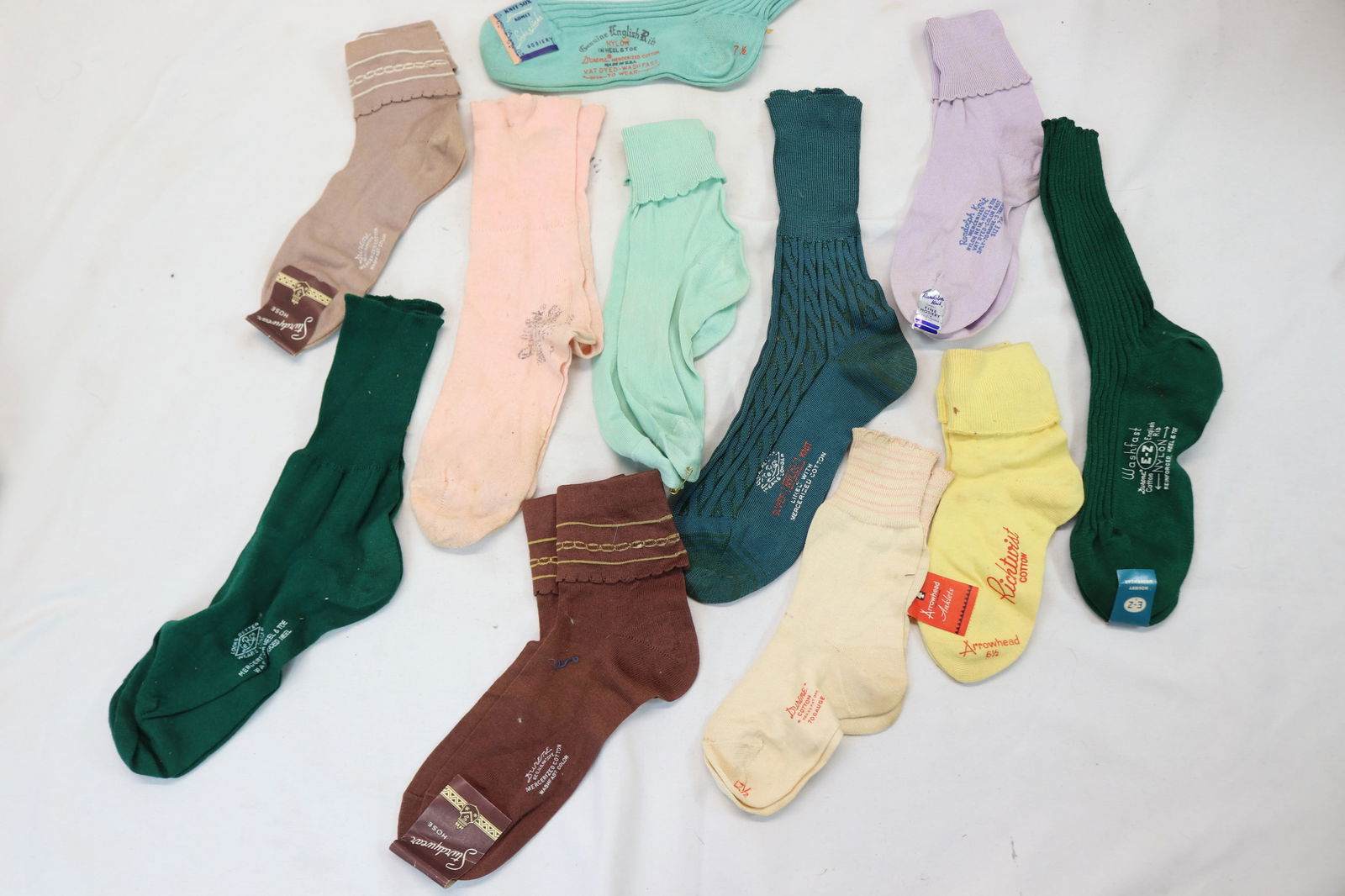 Lot of 11 Pair Vintage 1940/50's Girls Cotton Socks, Old Store Stock (1 of 20)