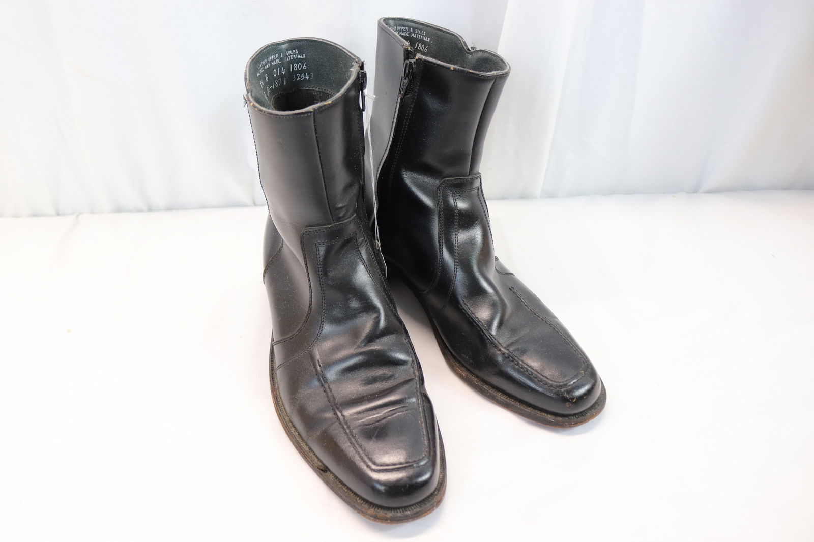 Vintage Black Leather Men's Boots by Stafford, size 9 1/2B (1 of 5)