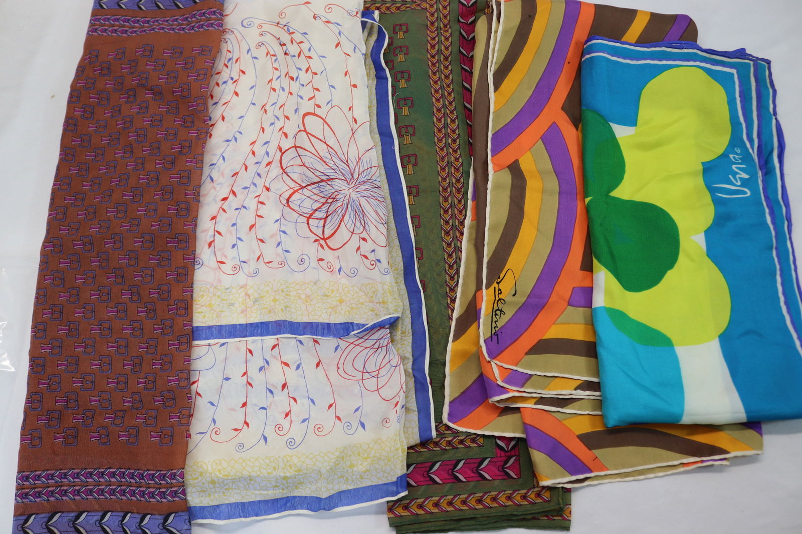 Vintage Lot of 5 Vintage Scarves, Vera, Salterio, & 3 Others (1 of 19)