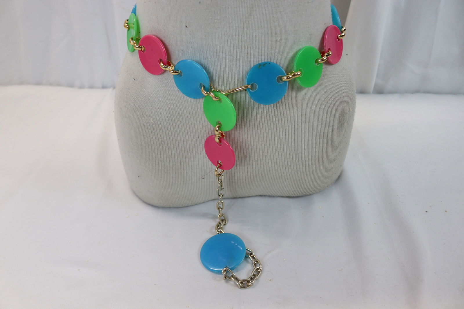 Vintage 1960's Colorful Lucite Disc & Gold Tone Ladies Belt: total length 38 inches, see photo's