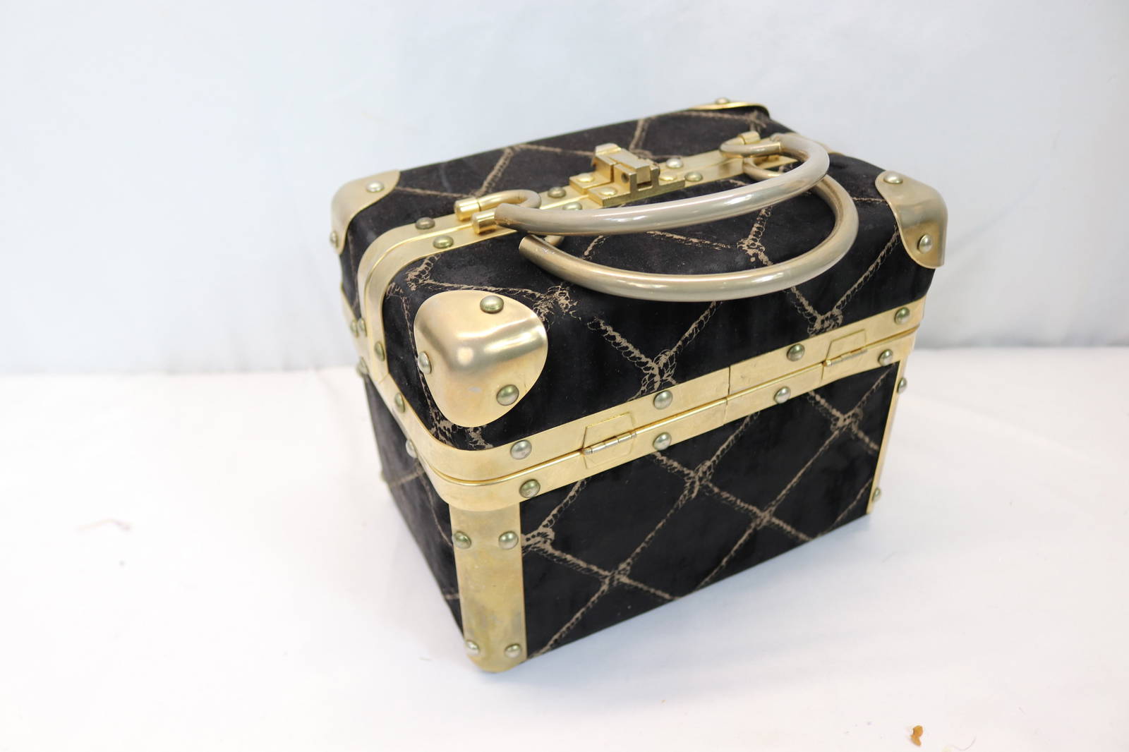 Vintage 1960's Delill Train Case Box Purse With Black Printed Velvet