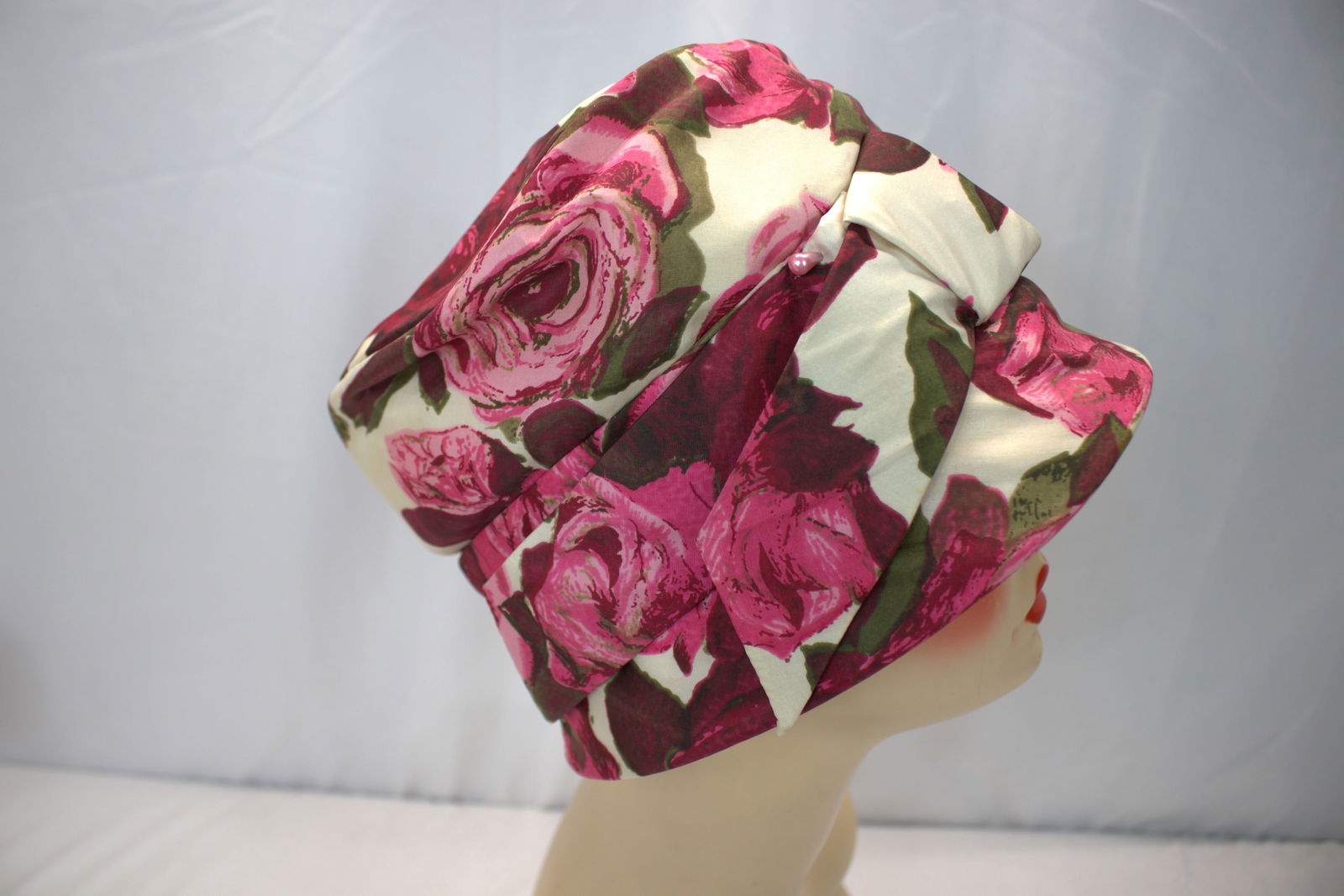Vintage 1950's Lilly Dache' Rose Print Silk Cloche: some soil, see photo's
