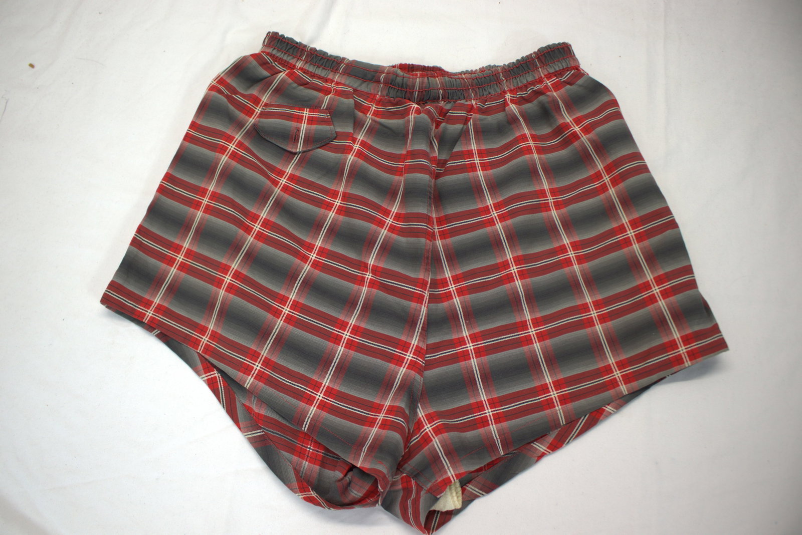 Vintage 1950's Men's Red Plaid Swim Trunks: approx. 28 to 36 elastic waist, some lining damage, outside good condition, see photo's