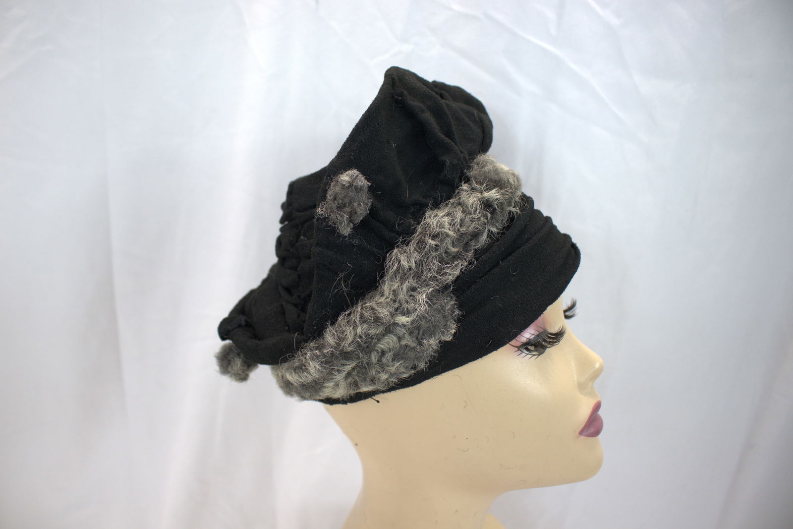 Vintage 1930's Black Silk & Persian Lamb Hat (1 of 6)