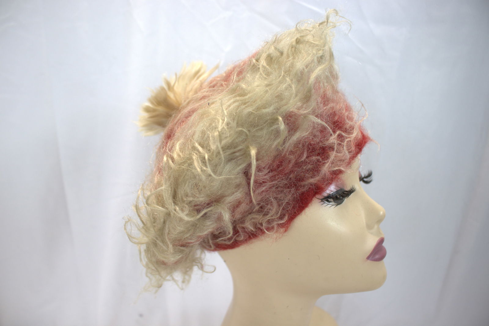 Vintage 1970's Curly Wool Beret Style Hat, red & White (1 of 4)