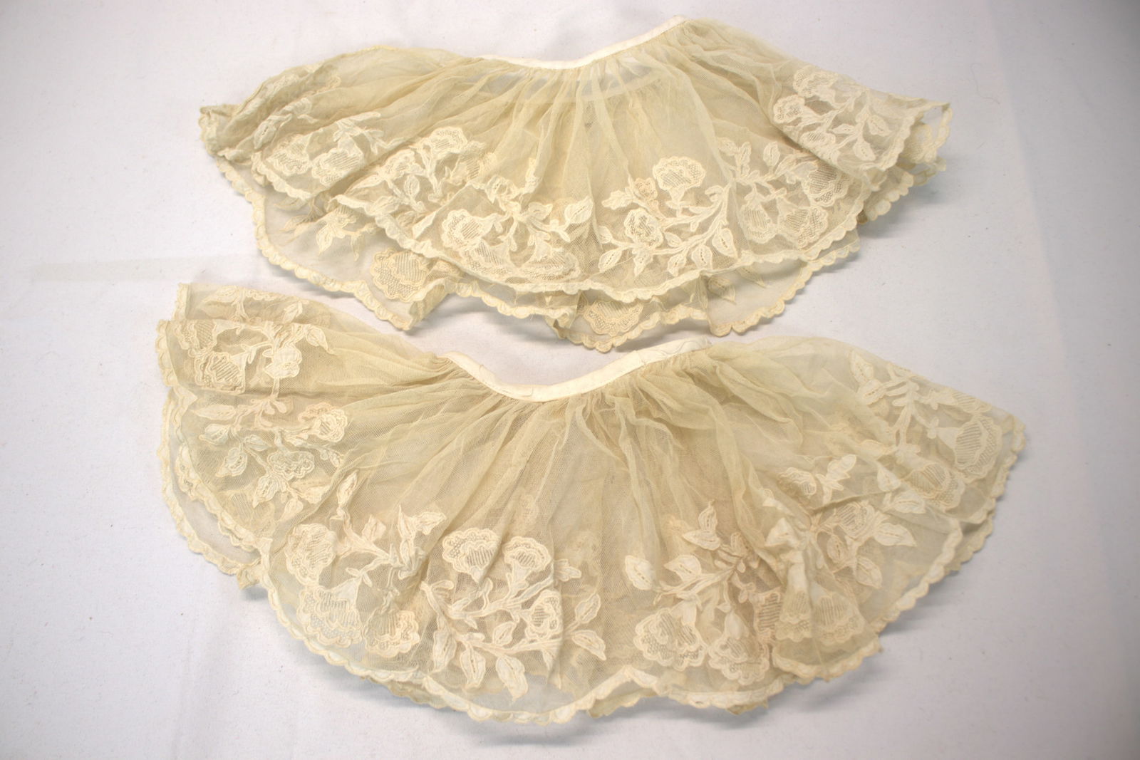 Victorian Pair of 6 Inch Lace Sleeves: see photo's