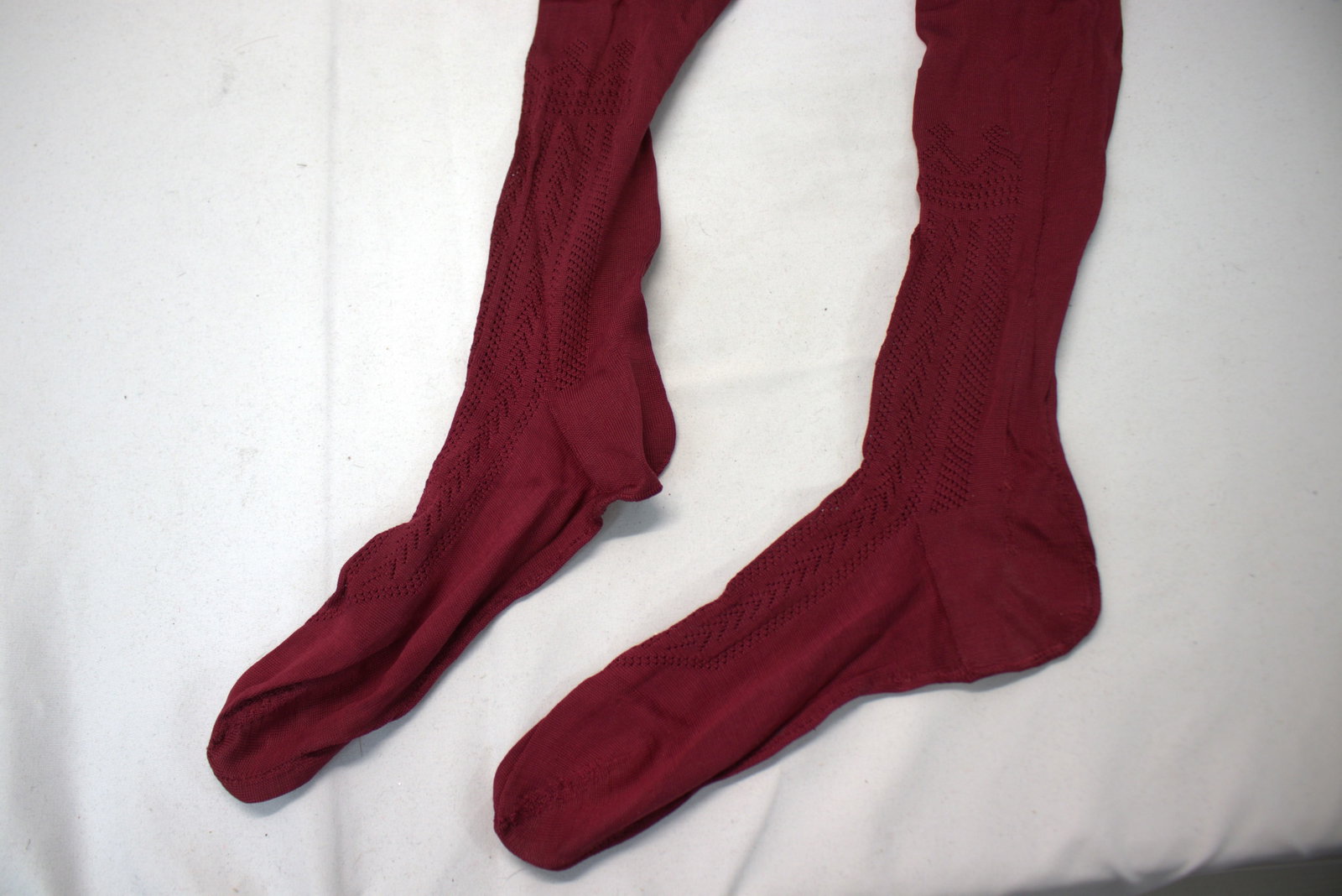 Victorian Maroon Stocking with Drop Stitch Design: good condition, see photo's