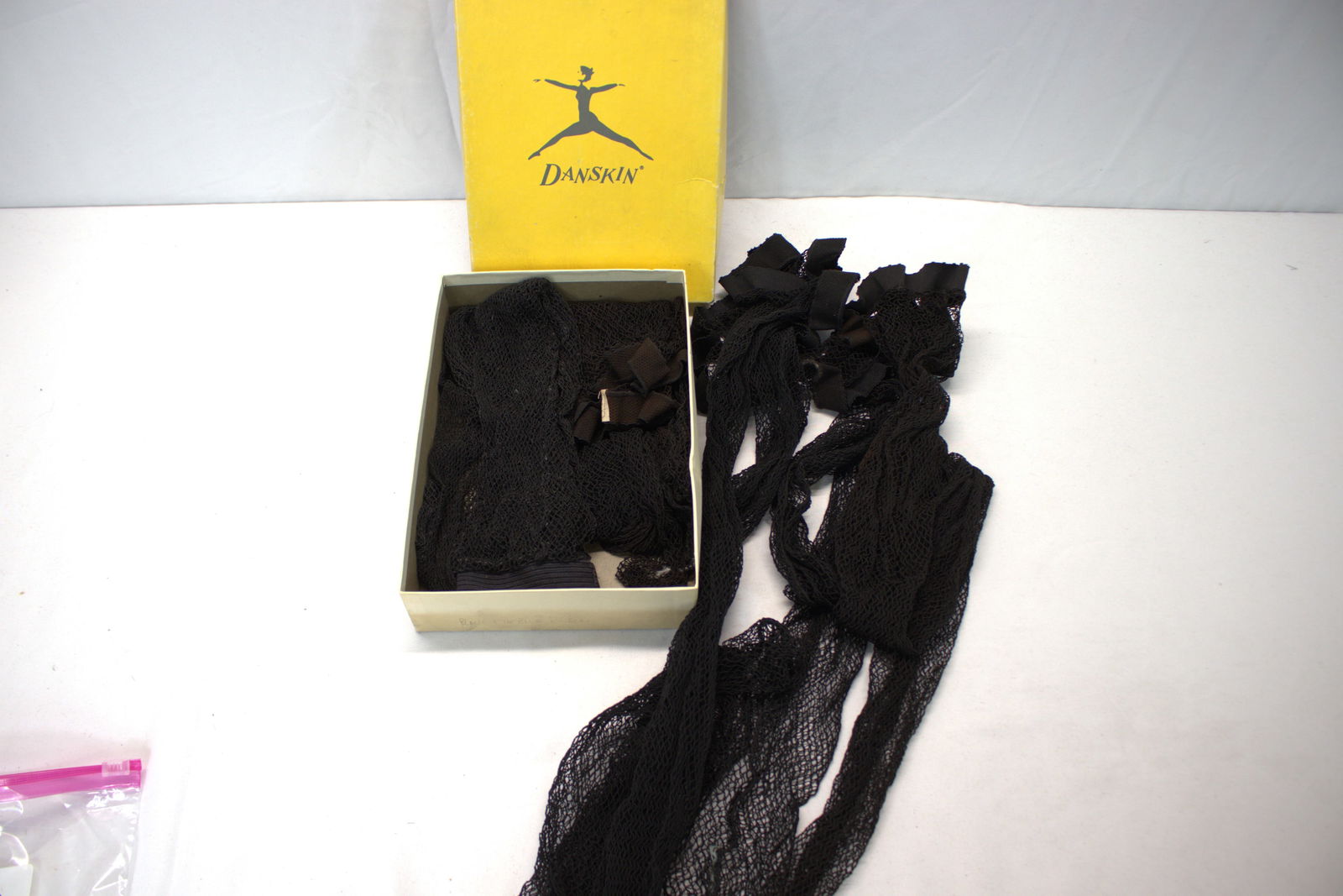 Vintage Danskin Old Store Stock Lot of 2 Pr Fishnet Stocking & 2 Pr Fishnet Pantyhose (1 of 5)