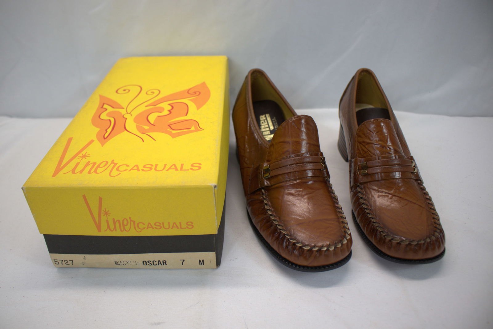 Vintage 1970's Viner Casuals, Leather Slip on Loafer Shoes: old store stock in original box, size 7 M, see photo's