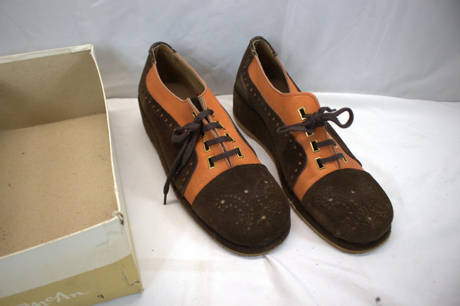 Vintage 1970's Men's Brown & Orange Suede Shoes, Old Store Stock, size 9m (1 of 7)