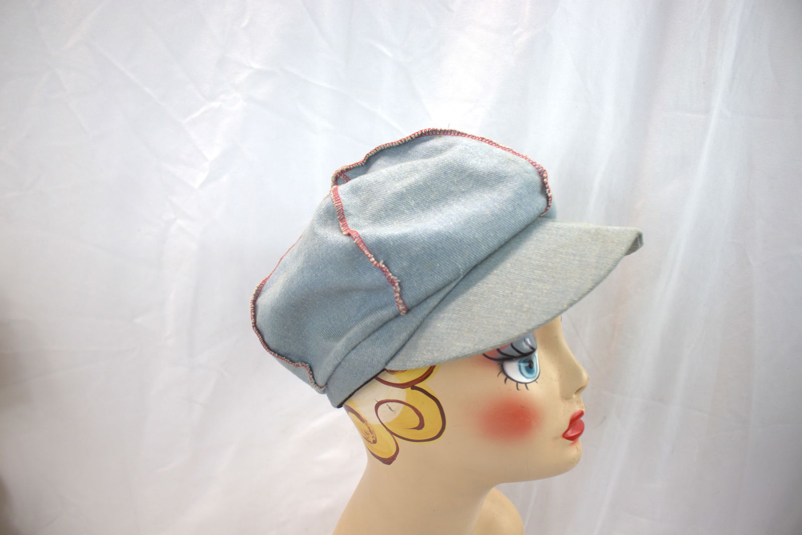 Vintage 1970's Denim Ladies Cap: needs cleaning, see photo's