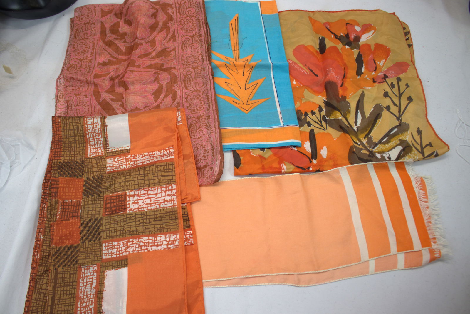 Lot of 5 Vintage Scarves Including 3 Vera (1 of 15)