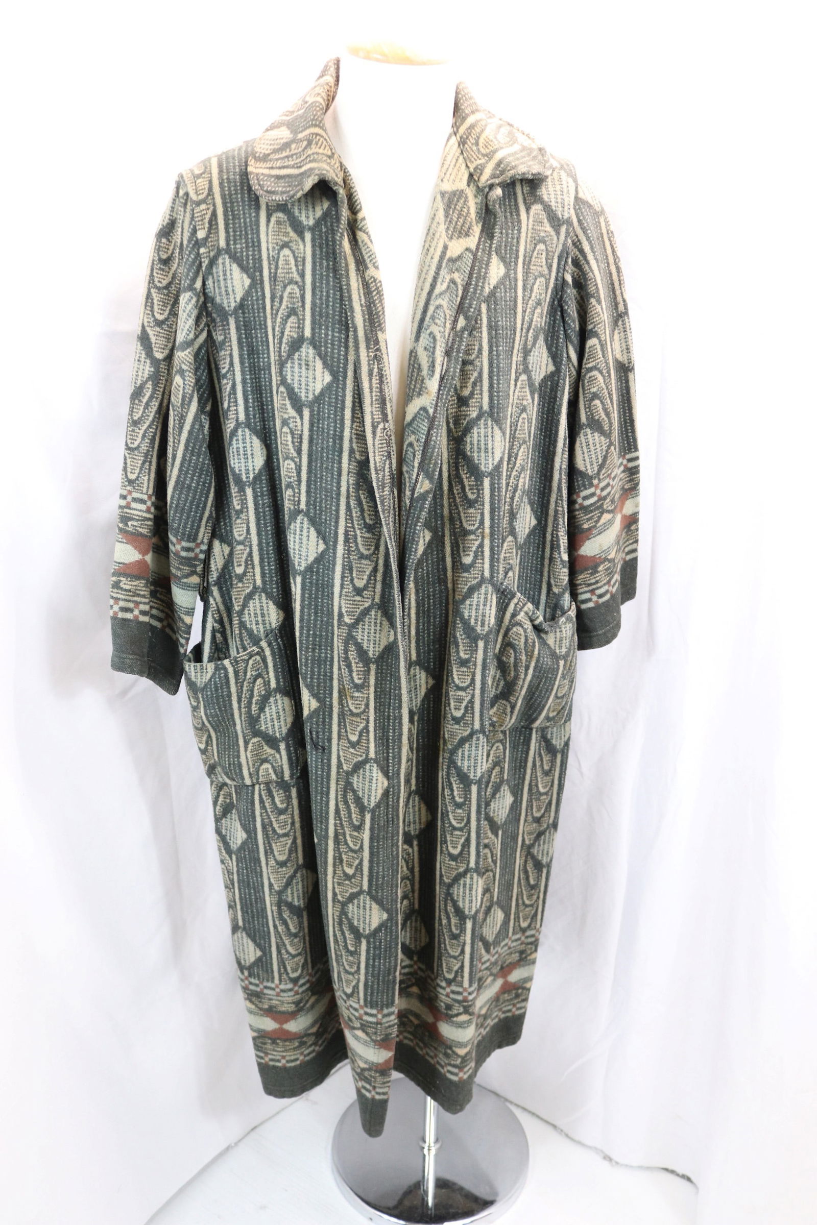 Vintage 1920's Terry Cloth Abstract Men's Robe (1 of 10)