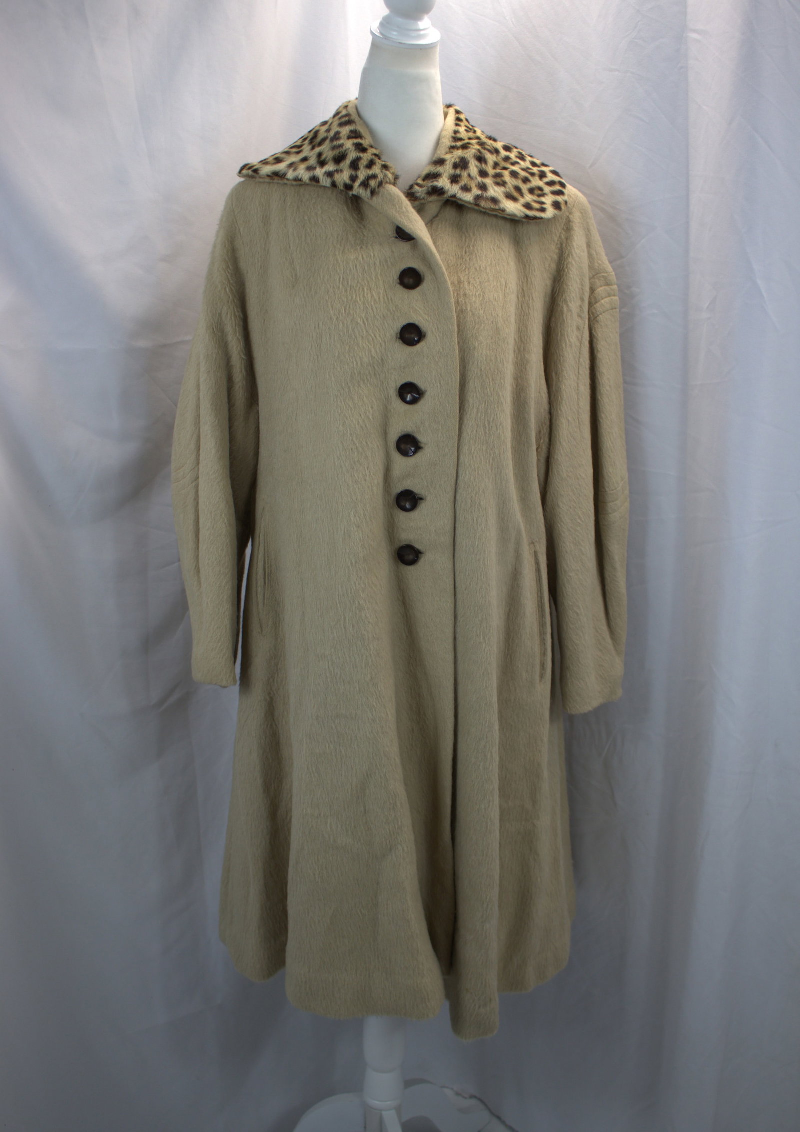 Vintage 1950's Forstmann, Friess Original Beige Wool Coat with Leopard Fur Collar (1 of 7)