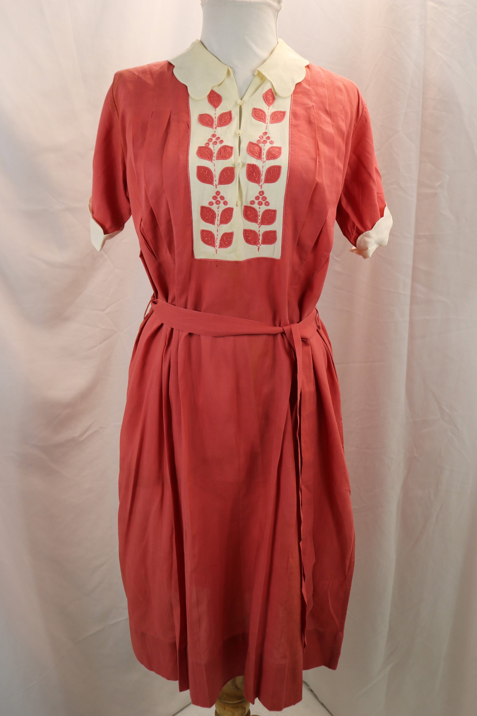 Vintage 1930's Mary Ellen Pink Cotton Day Dress with Applique (1 of 11)