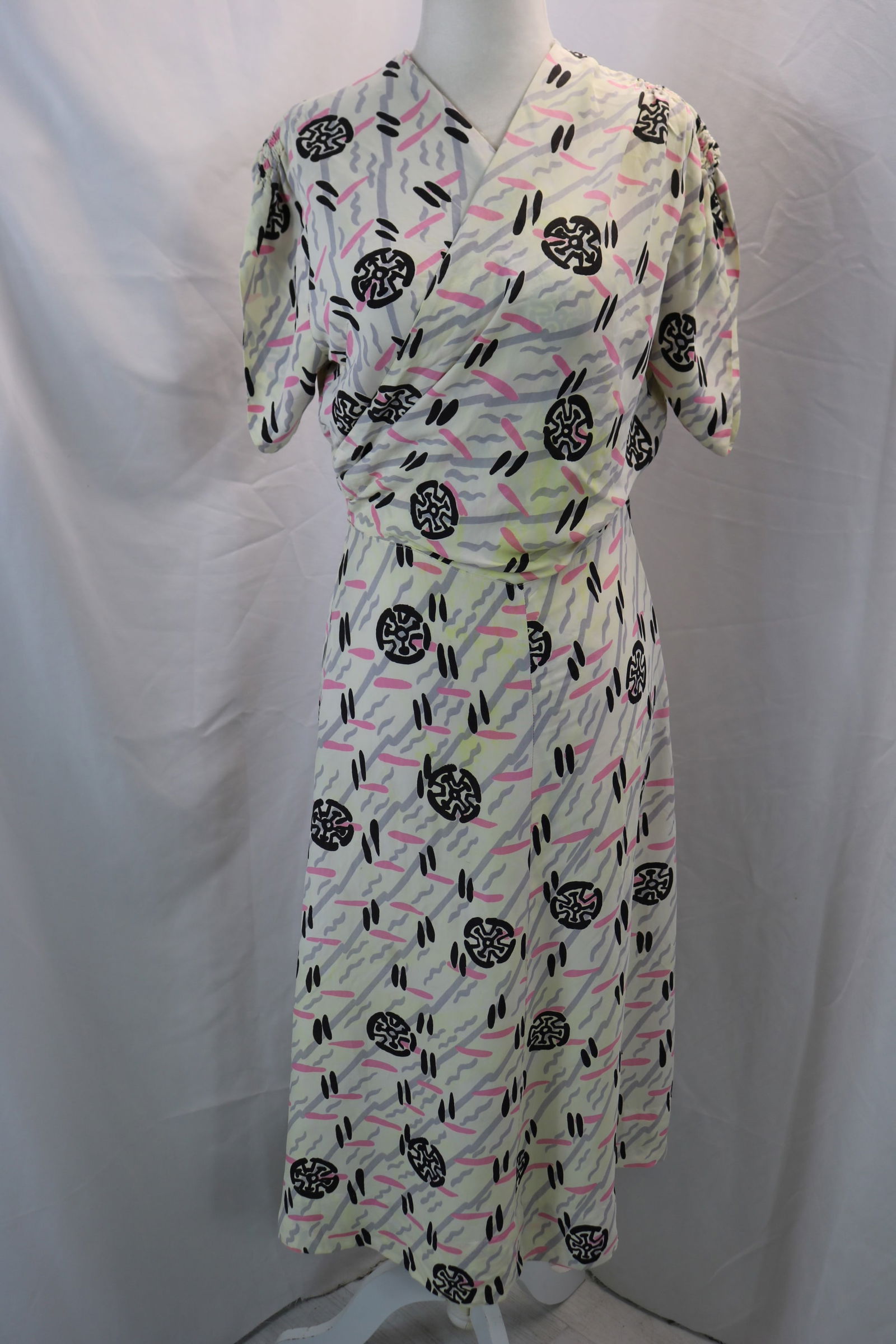 Vintage 1940's White, Black, Pink & Lilac Dress with Surplice Bodice (1 of 8)