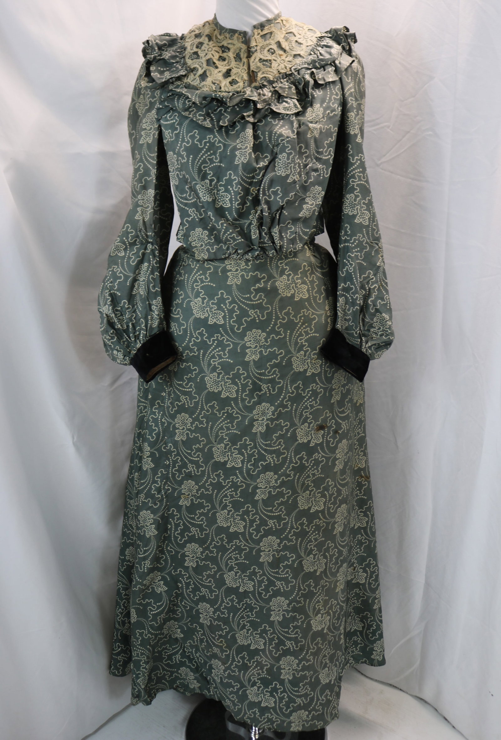 Victorian Slate Blue & White Skirt & Bodice Set with Lace & Velvet Trim: approx. 32 bust, skirt waist needs to be fixed, some stains, underarms need repair and they are discolored, a couple small holes, see photo's