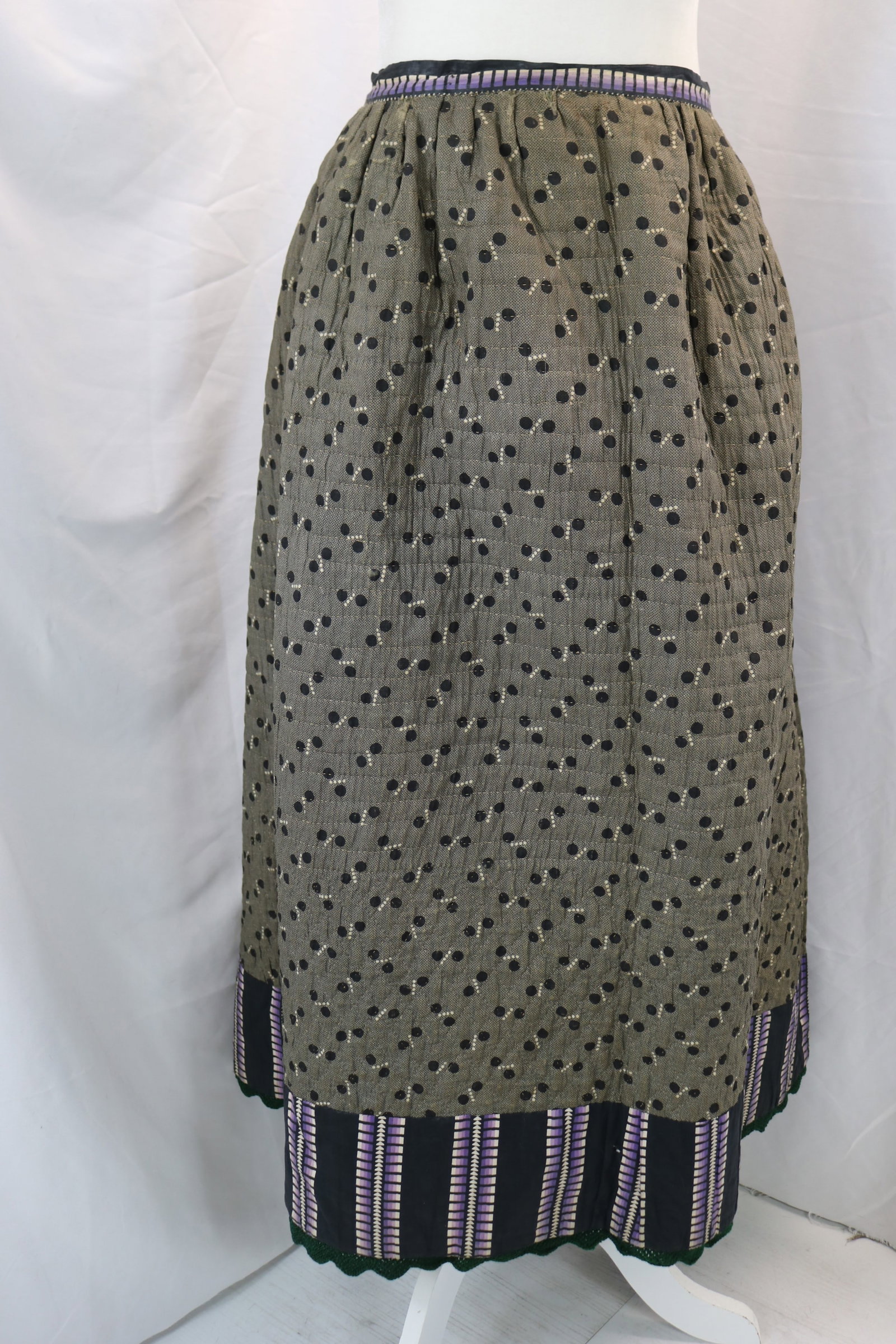 Antique Mid-1800's Quilted Winter Petticoat Wool with Crochet Trim: black dot on one side green wool on the other, approx. 28 waist, see photo's