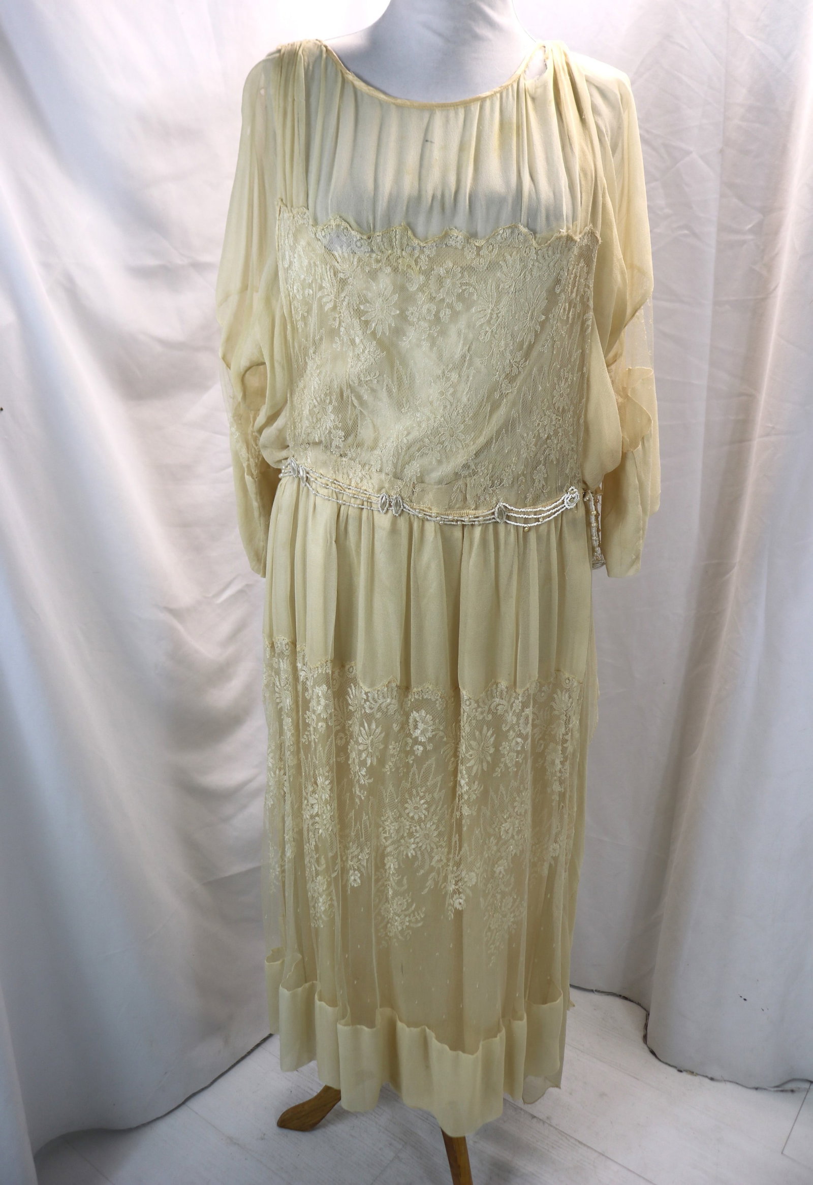 Vintage 1920's Silk Chiffon & Lace Dress with Beading: approx. 38 bust, 34 waist, some holes to lace and silk fray, see photo's
