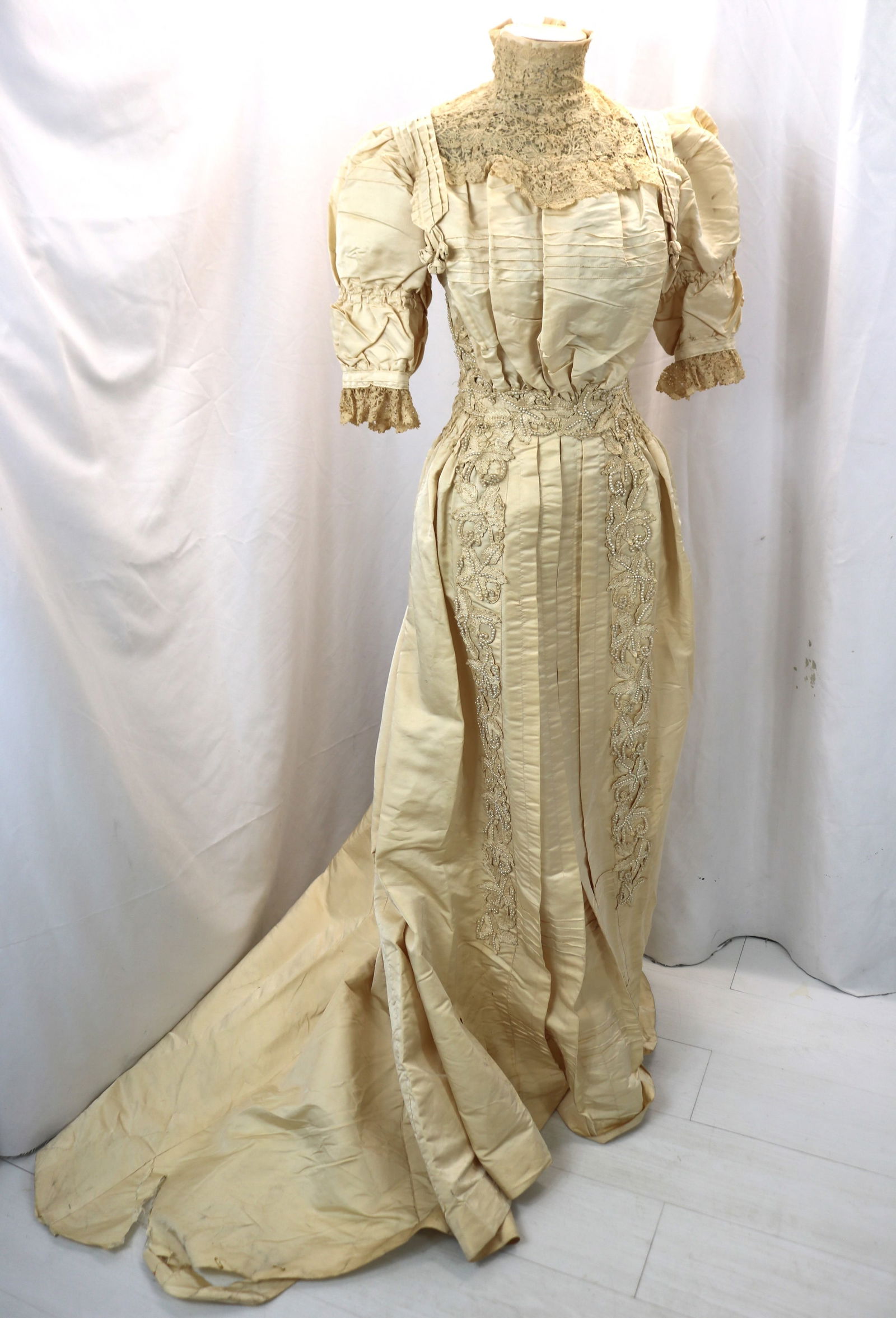 Victorian Wedding Dress with Applique Beaded Decoration & French Lace Trim (1 of 15)