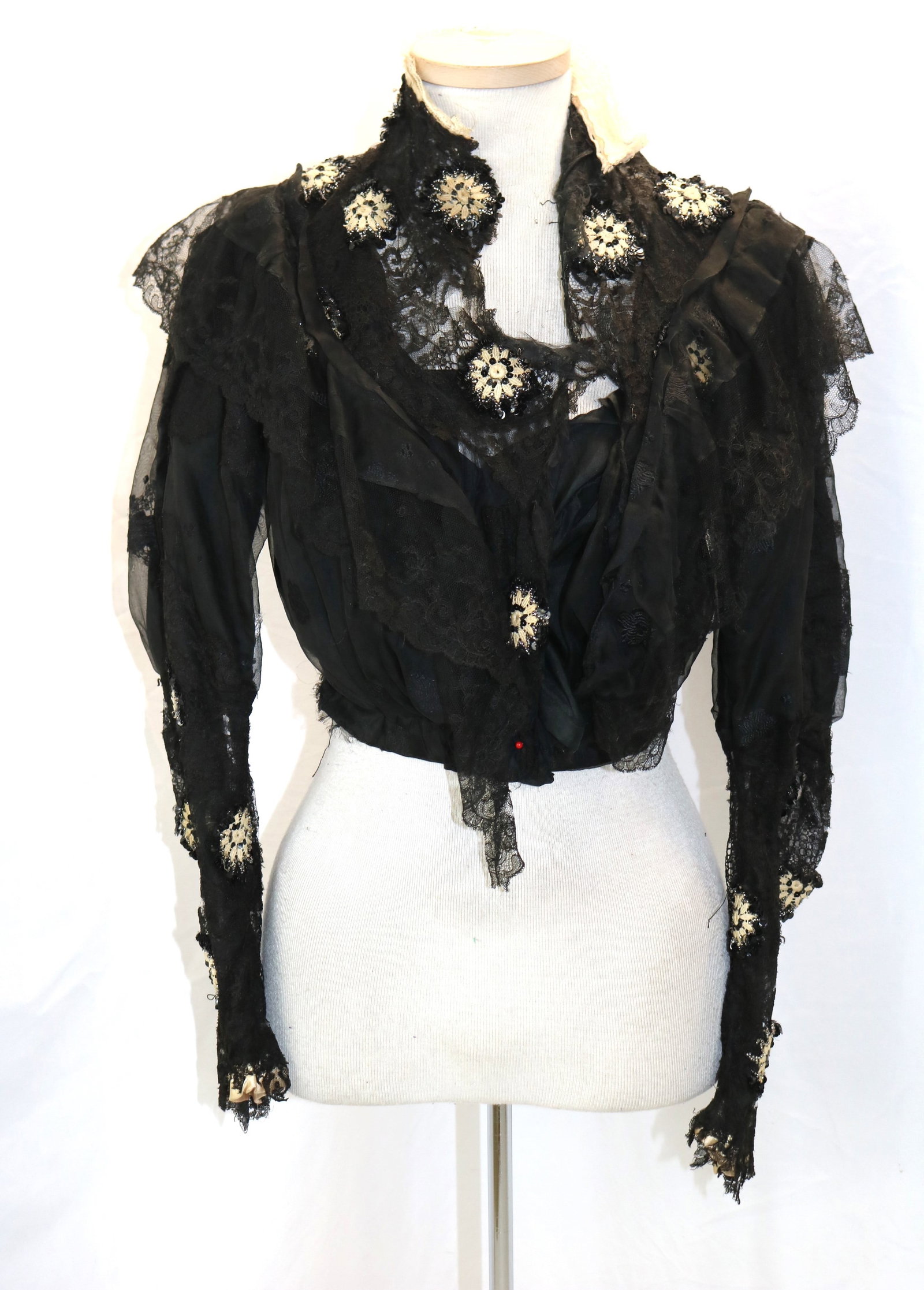 Victorian black lace bodice with sequin marcasite beading: approx. 28 bust, 22 waist, has small holes, see photo's