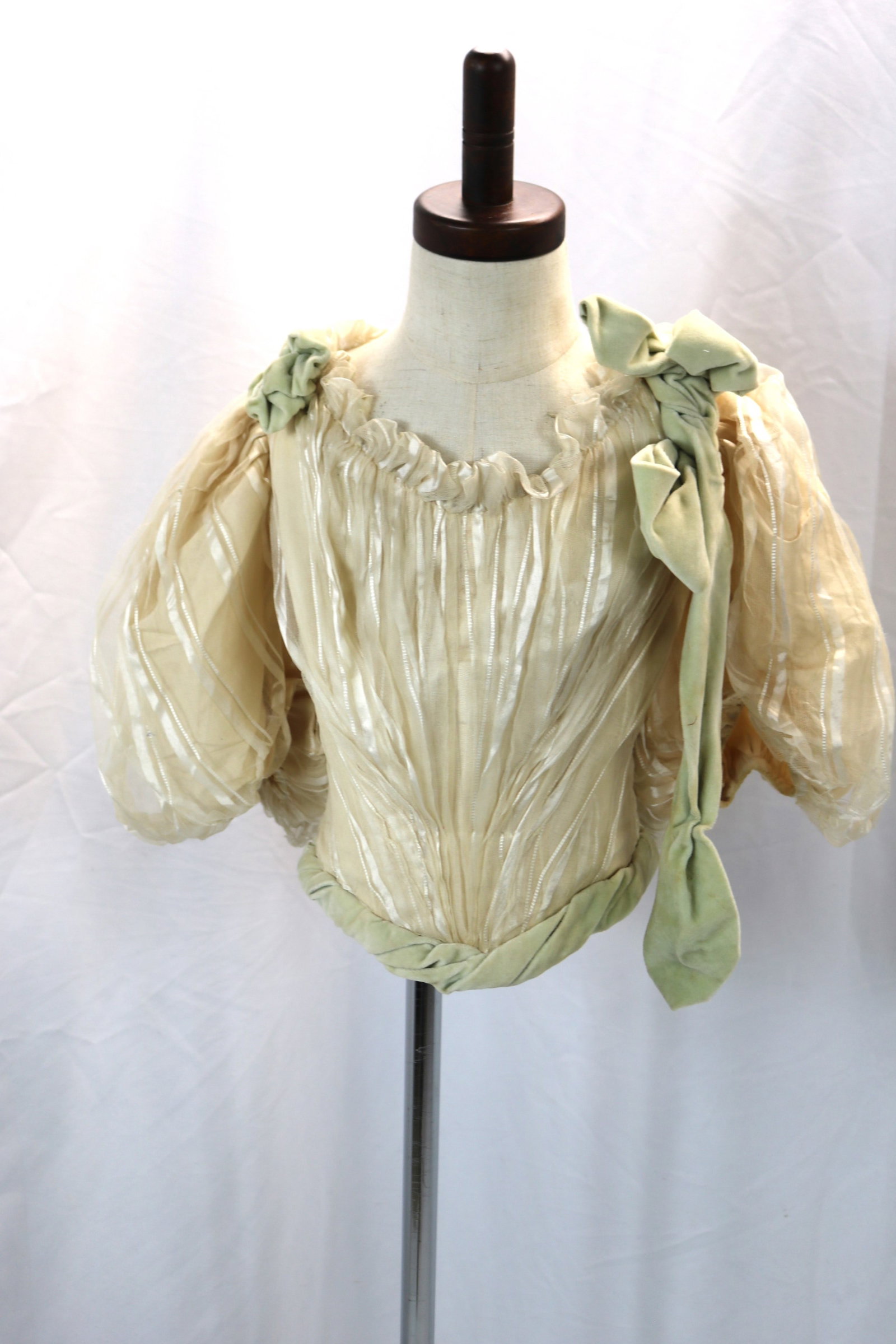 Antique late 1800's silk bodice with green velvet trim & bow: approx. 30 bust, 20 waist, has some fray, discoloration at sleeve cuffs, see photo's