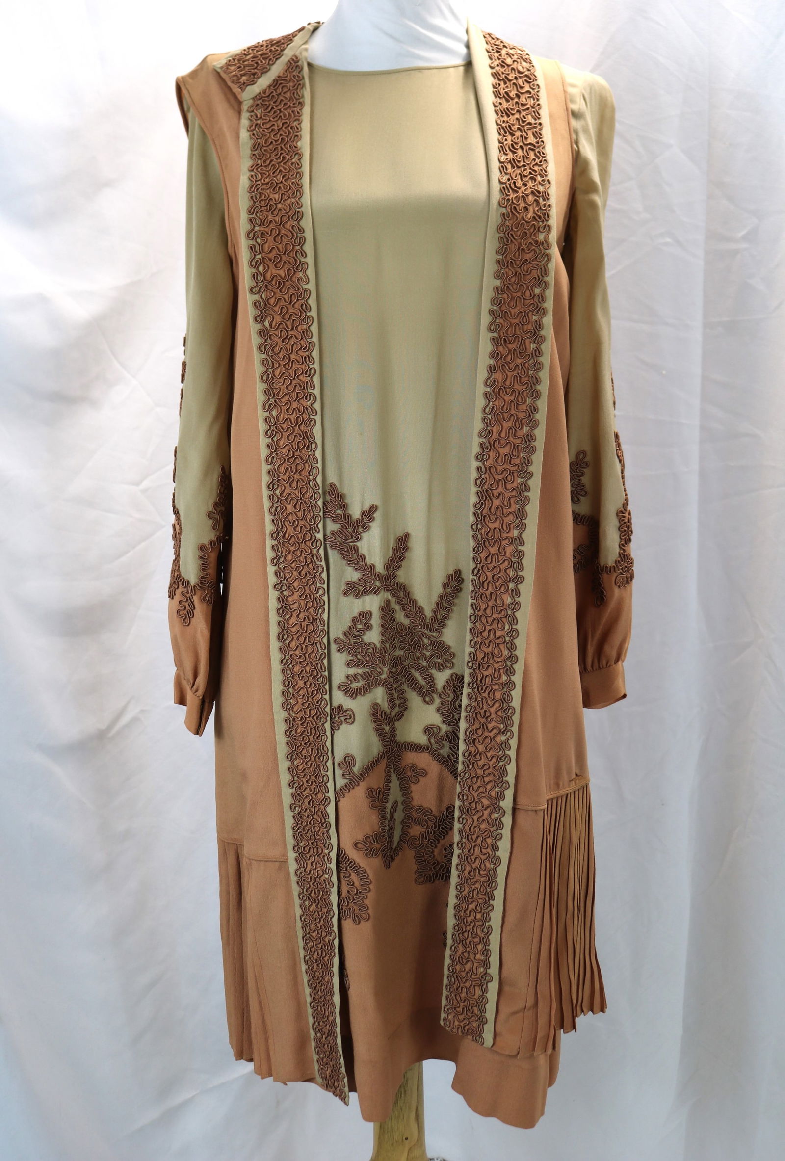 Vintage 1920's 2 piece color block silk dress set with corde embellishment (1 of 18)