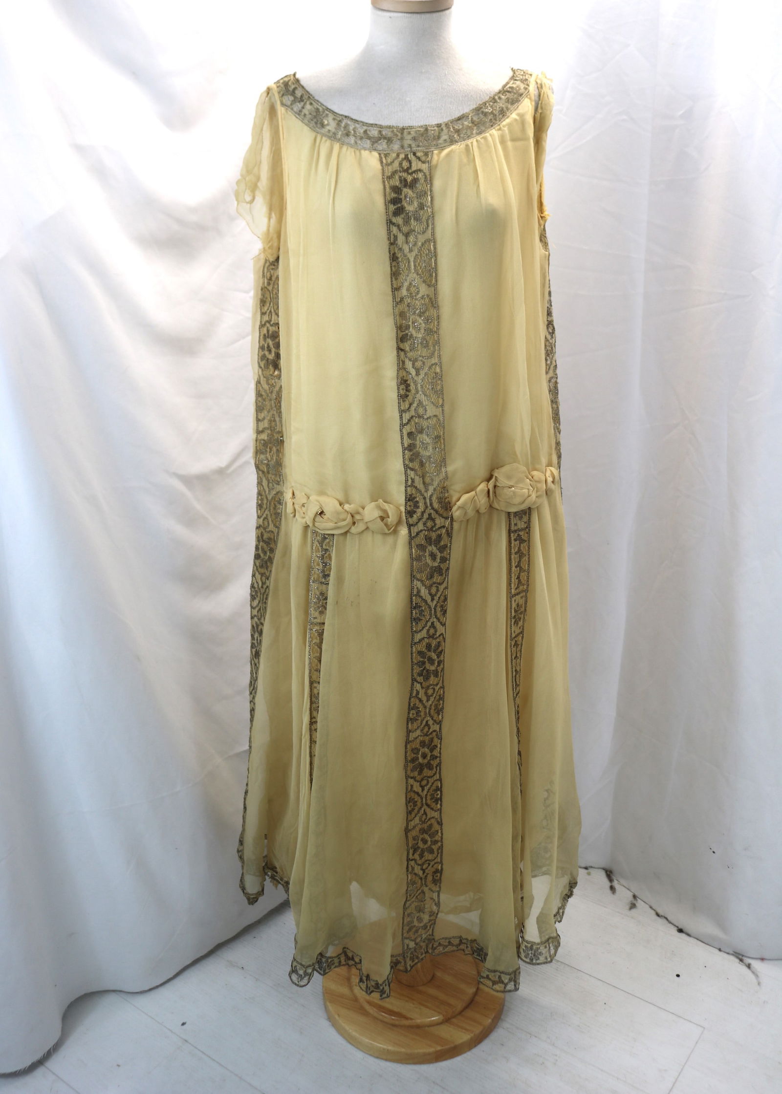 Vintage 1920's silk dress with fabric flowers & metallic lace (1 of 9)