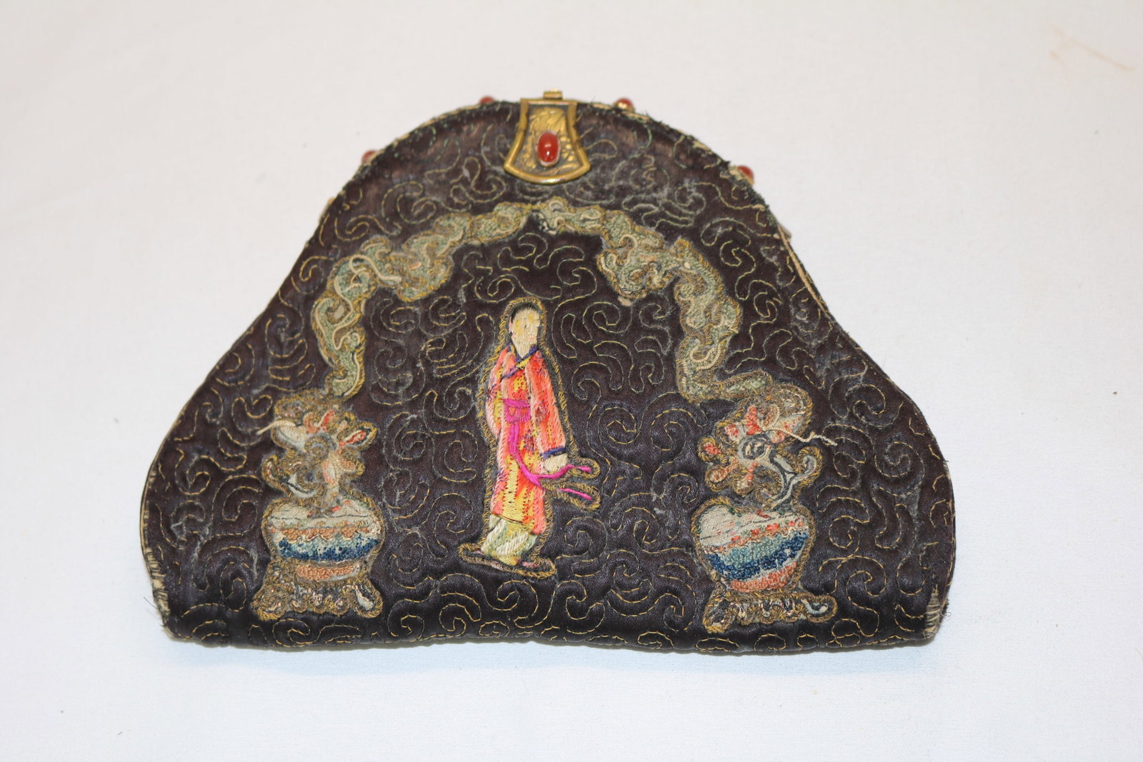 Antique embroidered Asian clutch bag with brass jeweled frame & clasp: approx. 6.25x8, see photo's