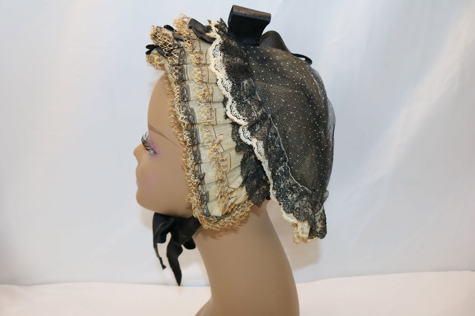 Antique mid 1800's bonnet with lace & satin ribbon: see photo's