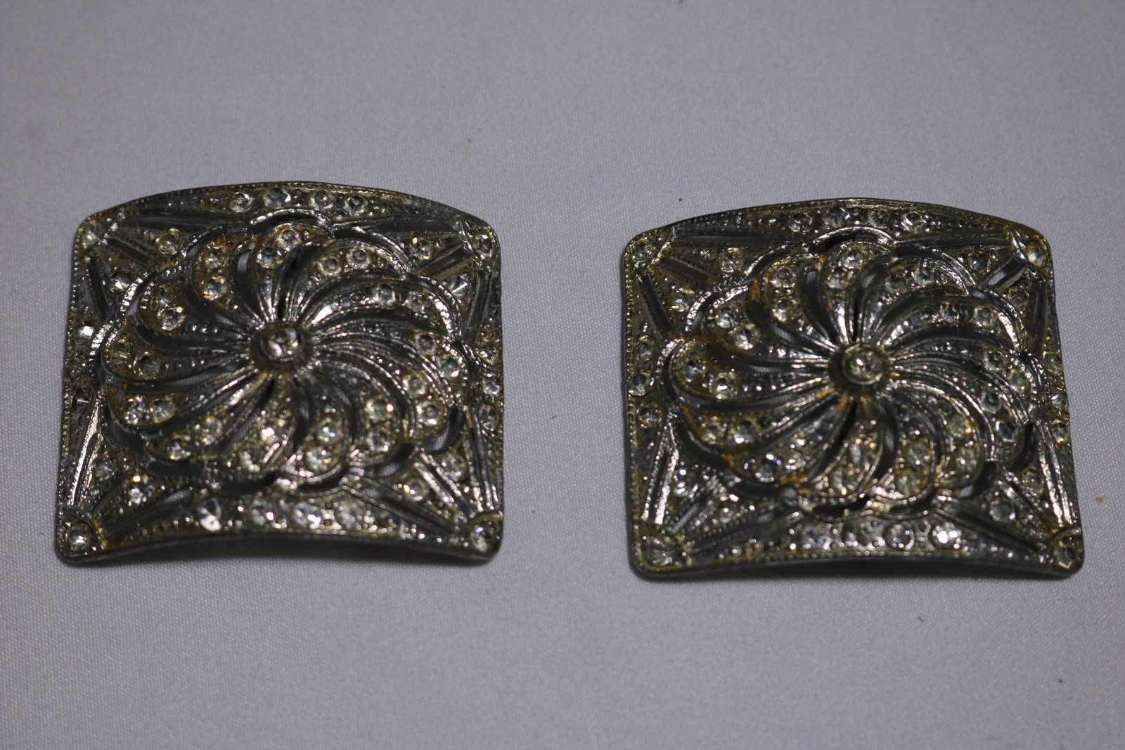 Antique Deauville Rhinestone Shoe/Belt Buckles: approx. 2 x 1 3/4, loose stone in bag, see photo's