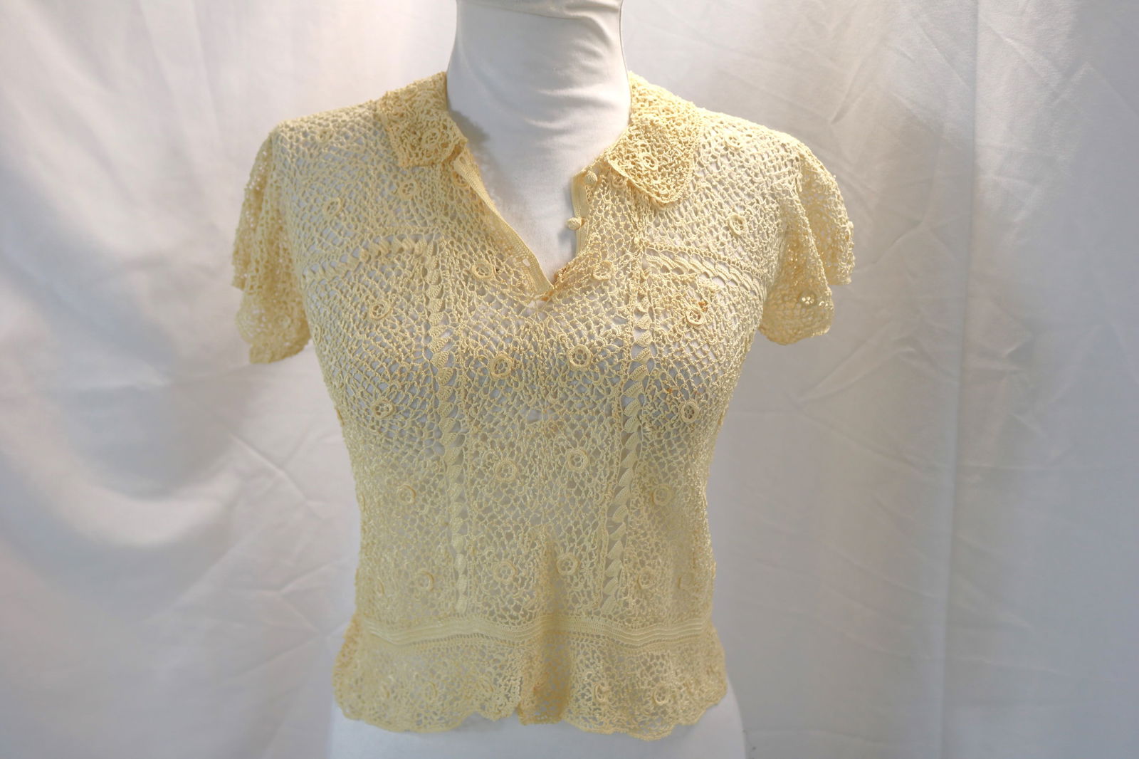 Vintage 1920's Irish Crochet Short Sleeve Sweater: approx. 30 bust, a couple spots, see photo's