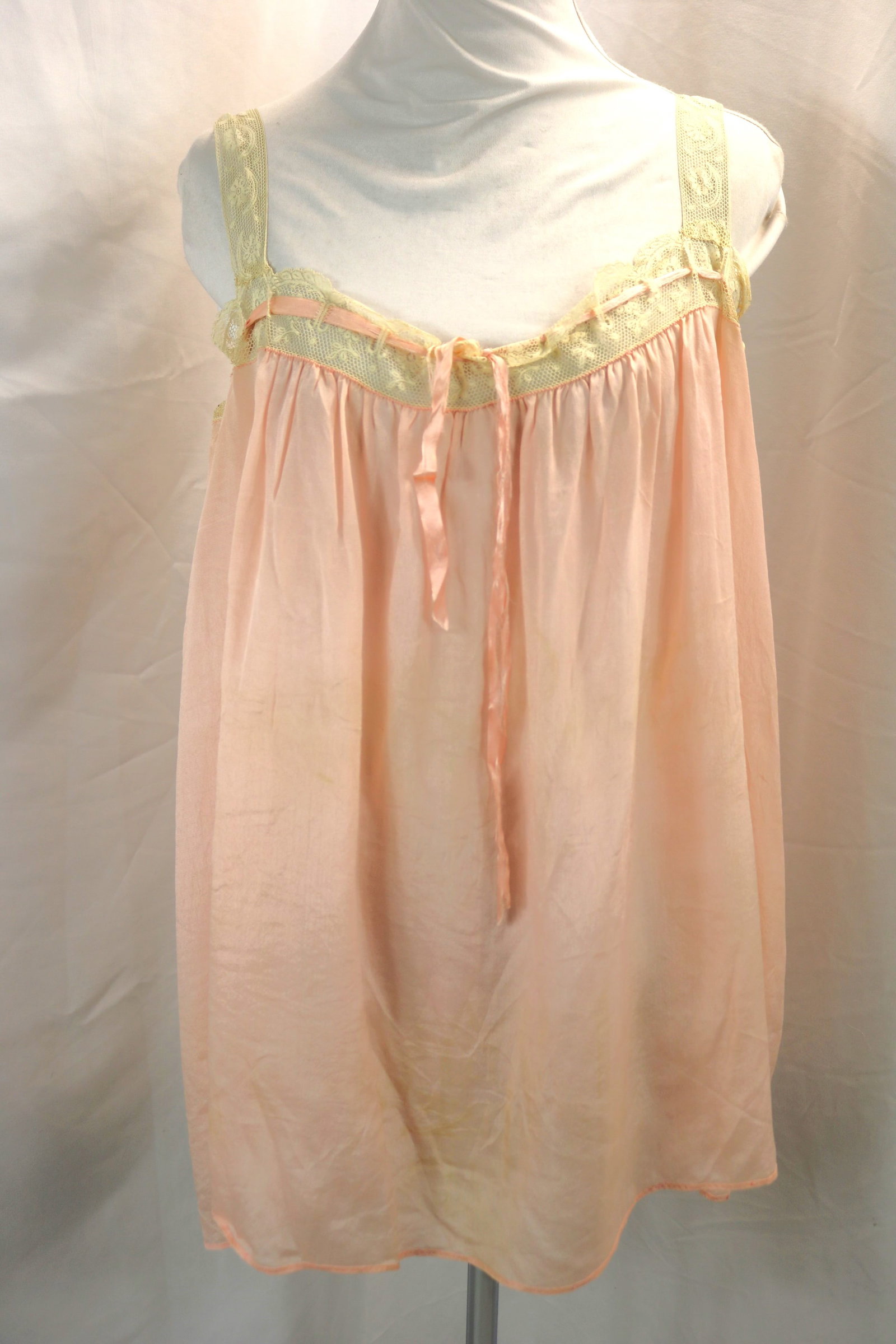 Vintage 1920's Pink Silk & Lace Nightie: approx. 42 bust, good condition, see photo's
