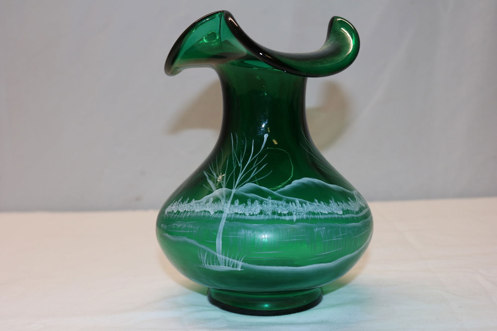 Vintage Hand Painted Signed Green Ruffled Vase 2002/2003 (1 of 7)